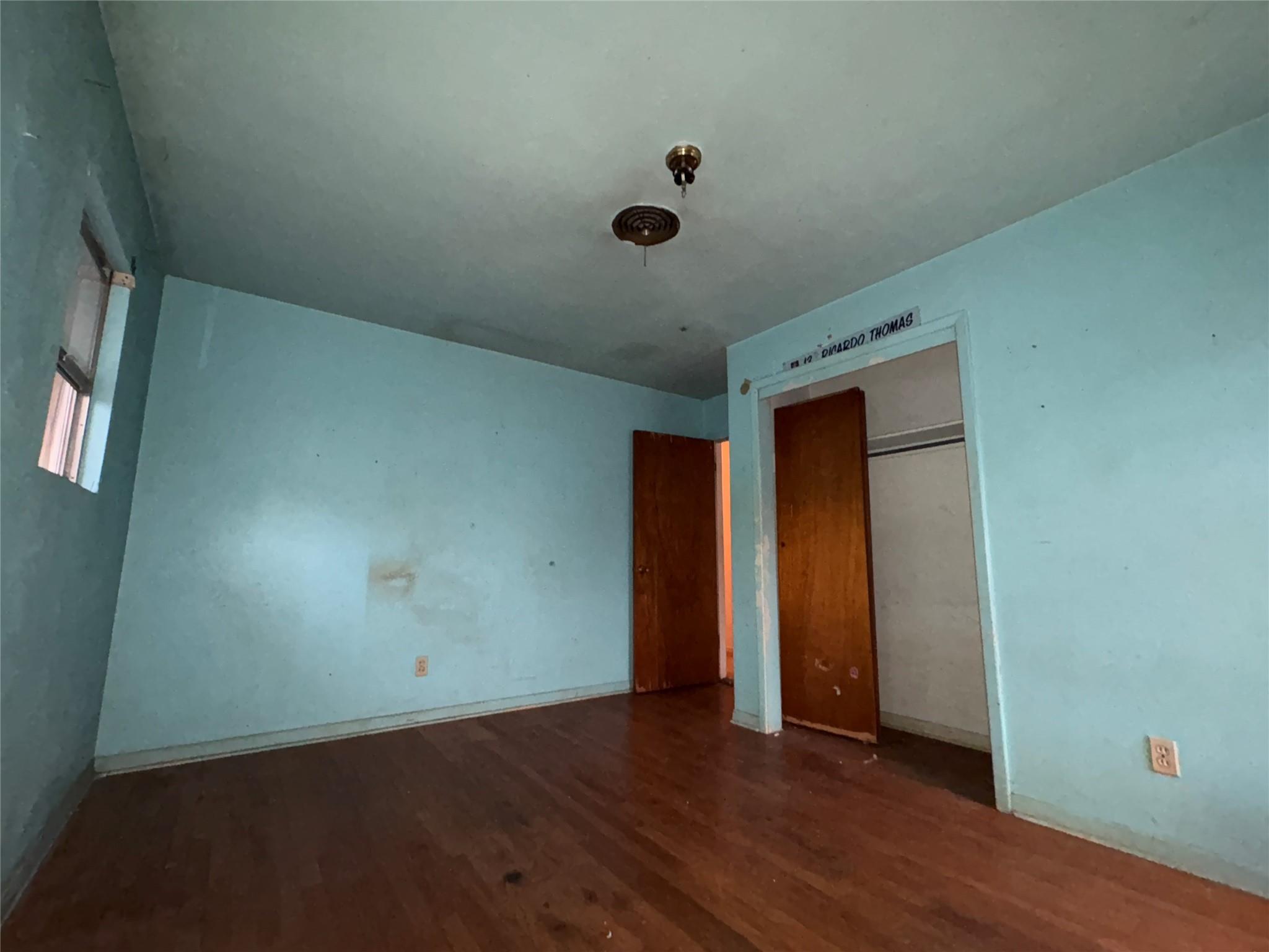 property viewer photo 18