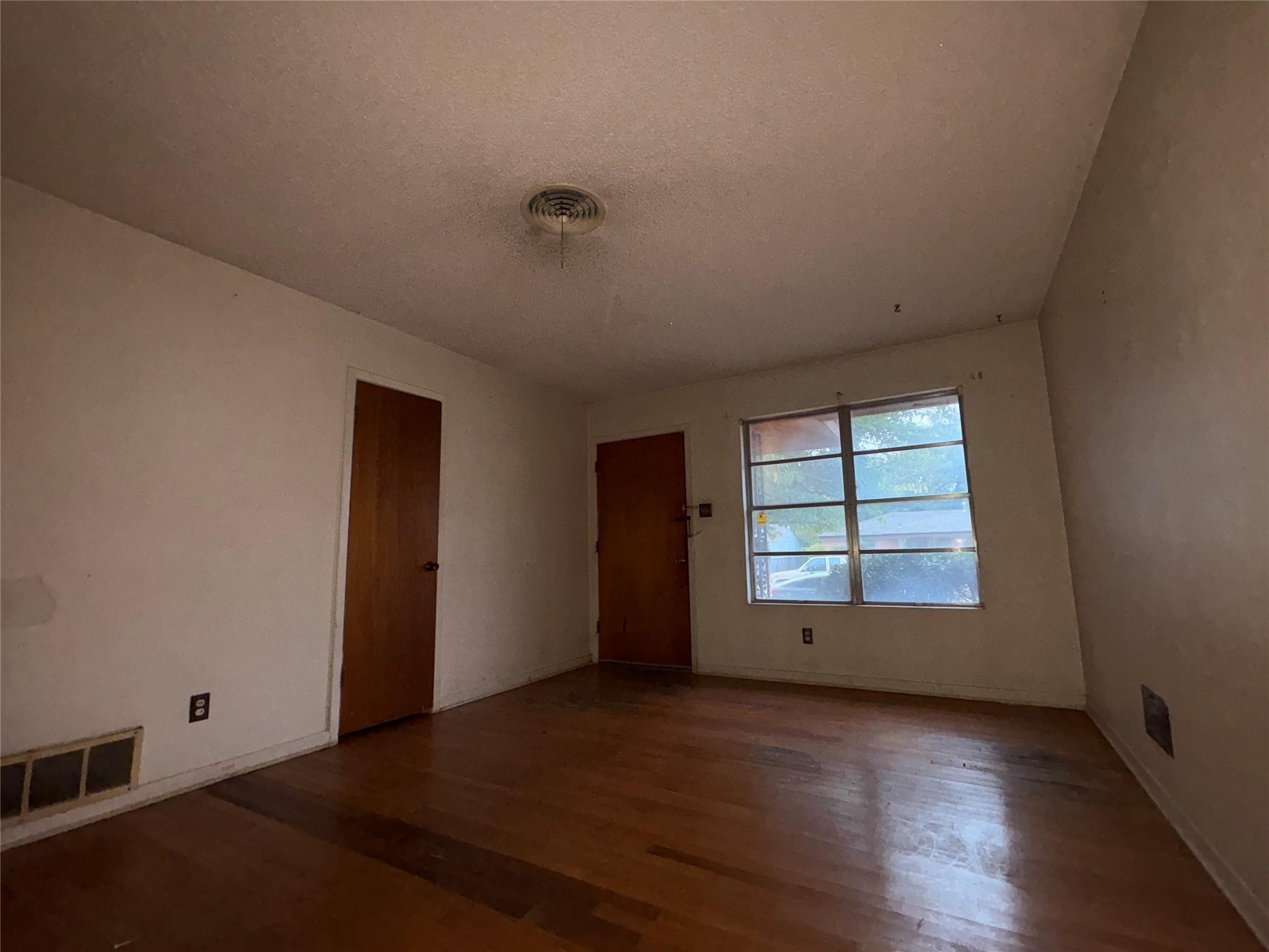 property viewer photo 5