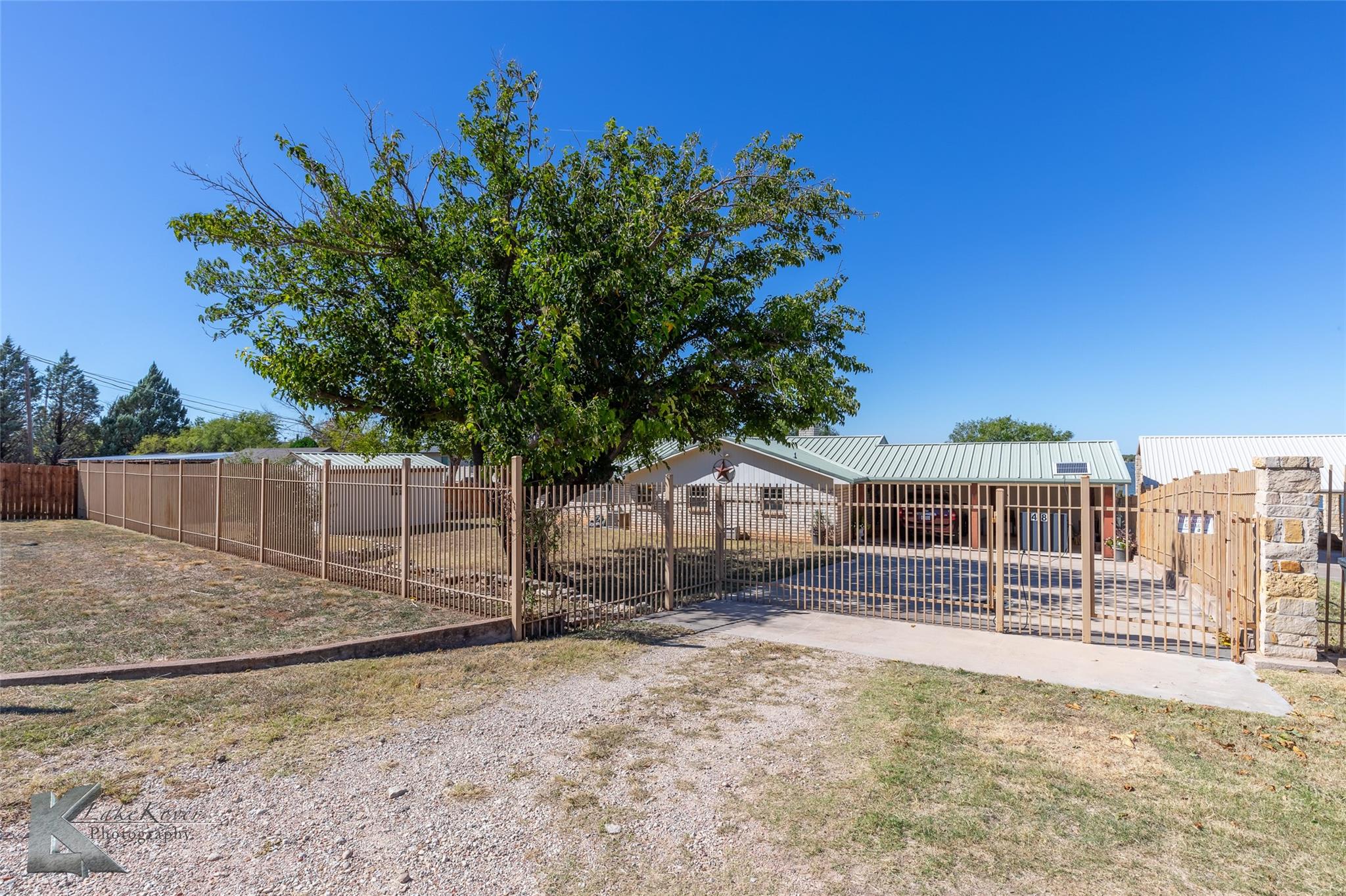 main property photo 28