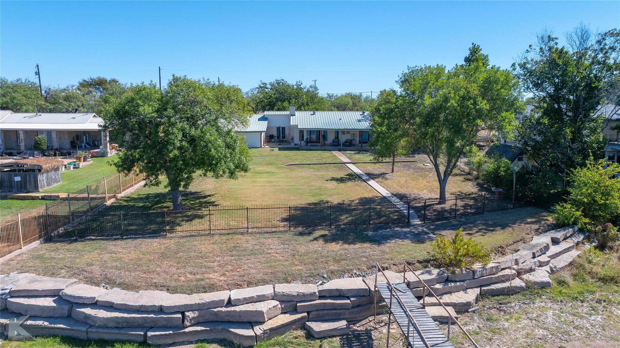 main property photo 31