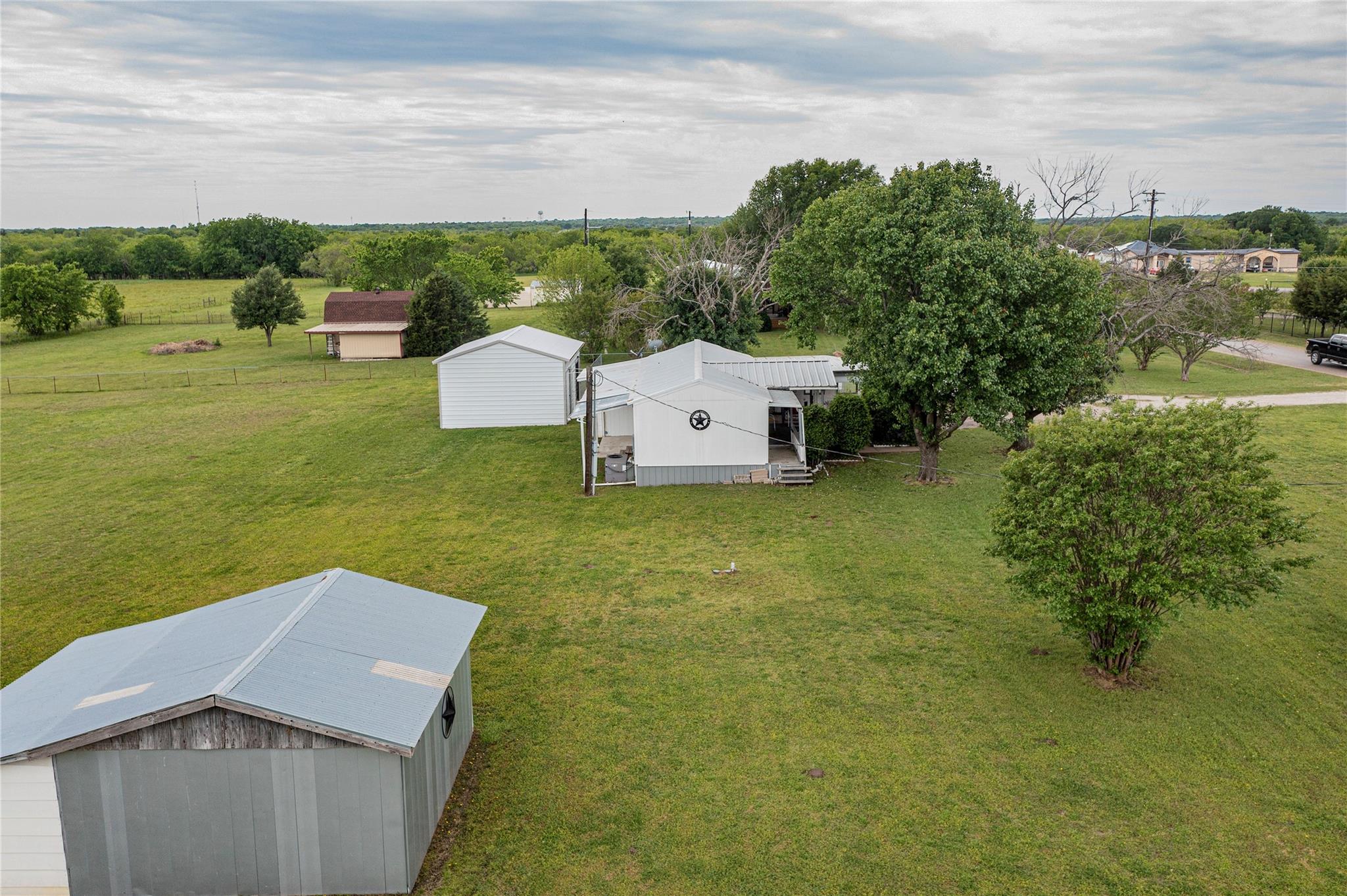 main property photo 10
