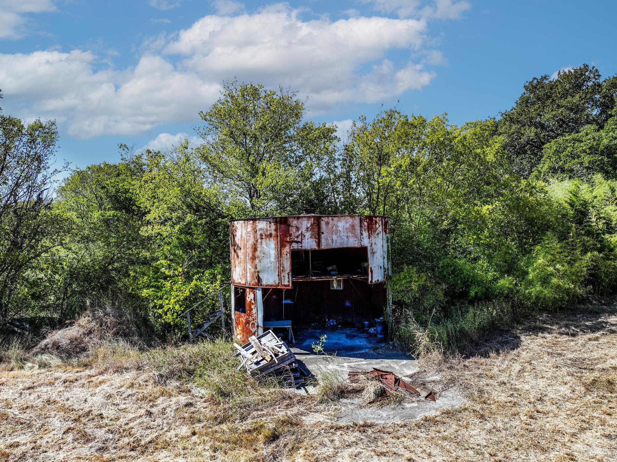 main property photo 17