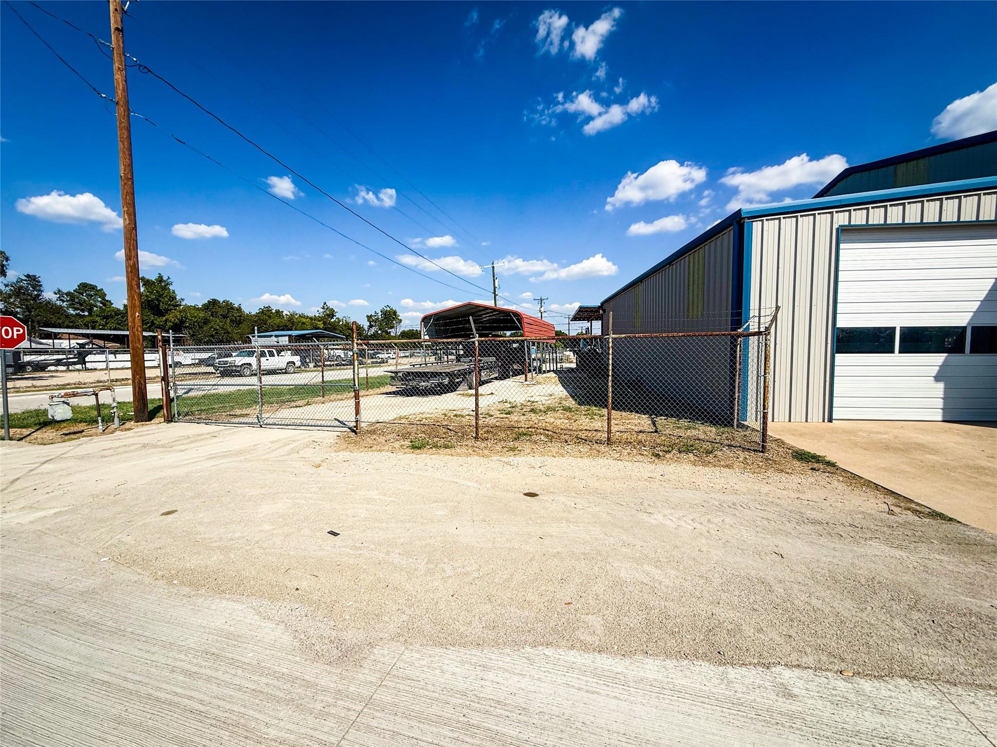 main property photo 24
