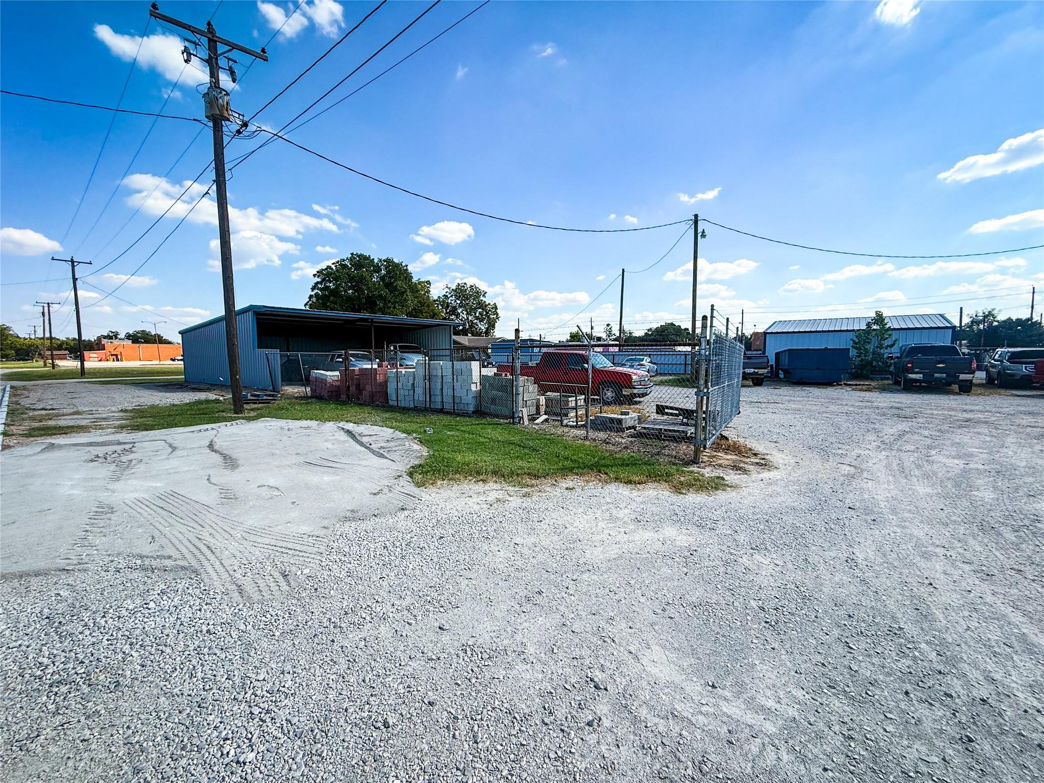 main property photo 25