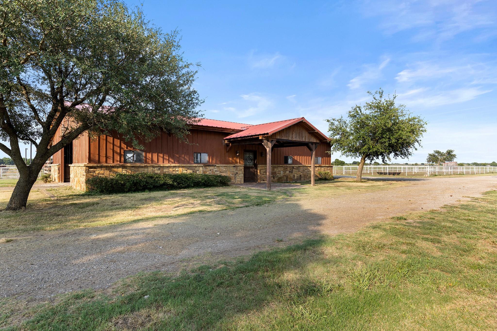 main property photo 20