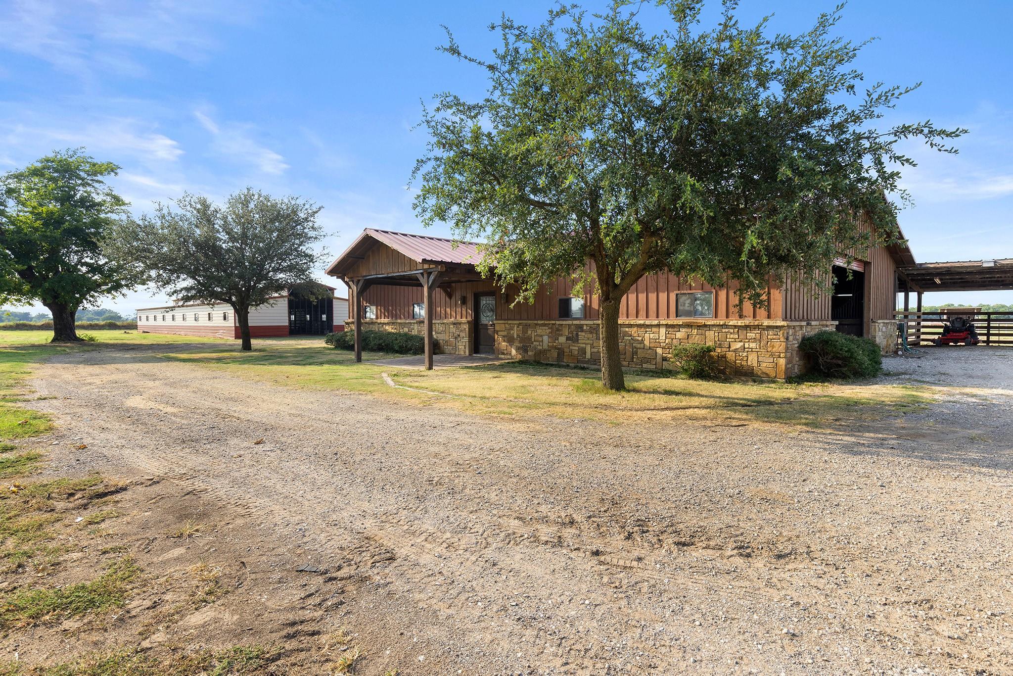 main property photo 27