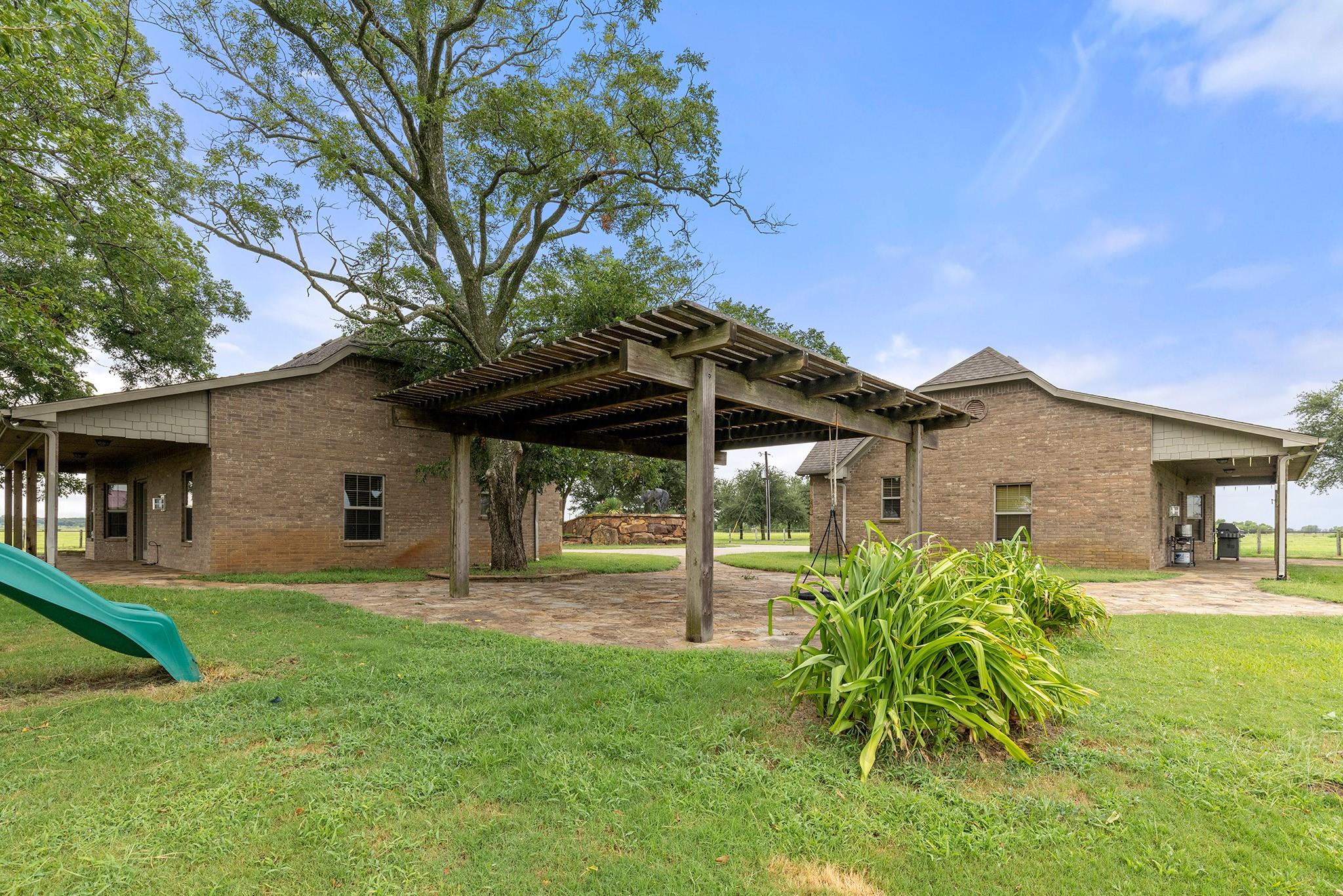 main property photo 5