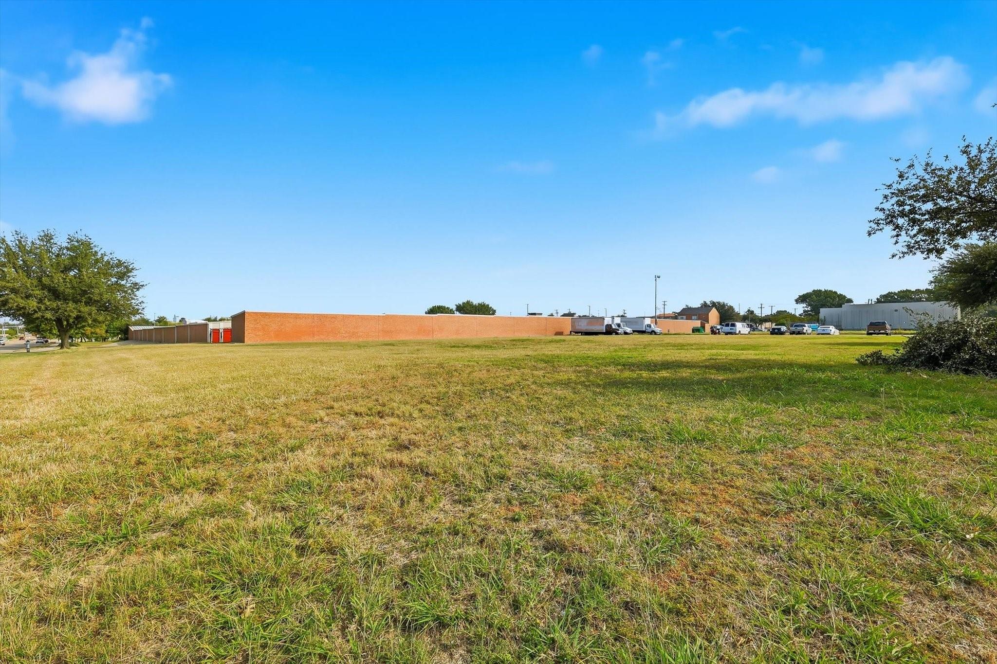 main property photo 11