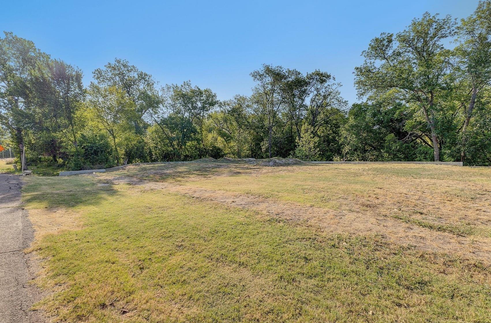 main property photo 14