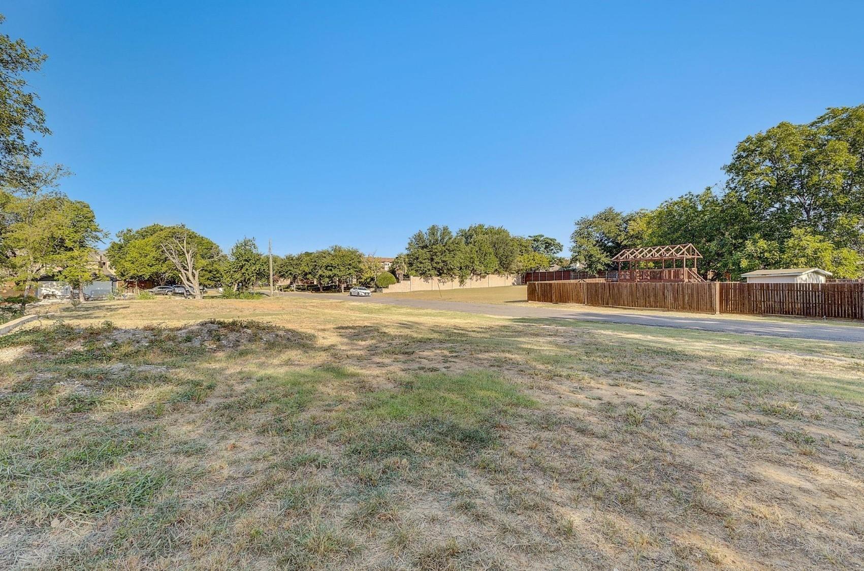 main property photo 18