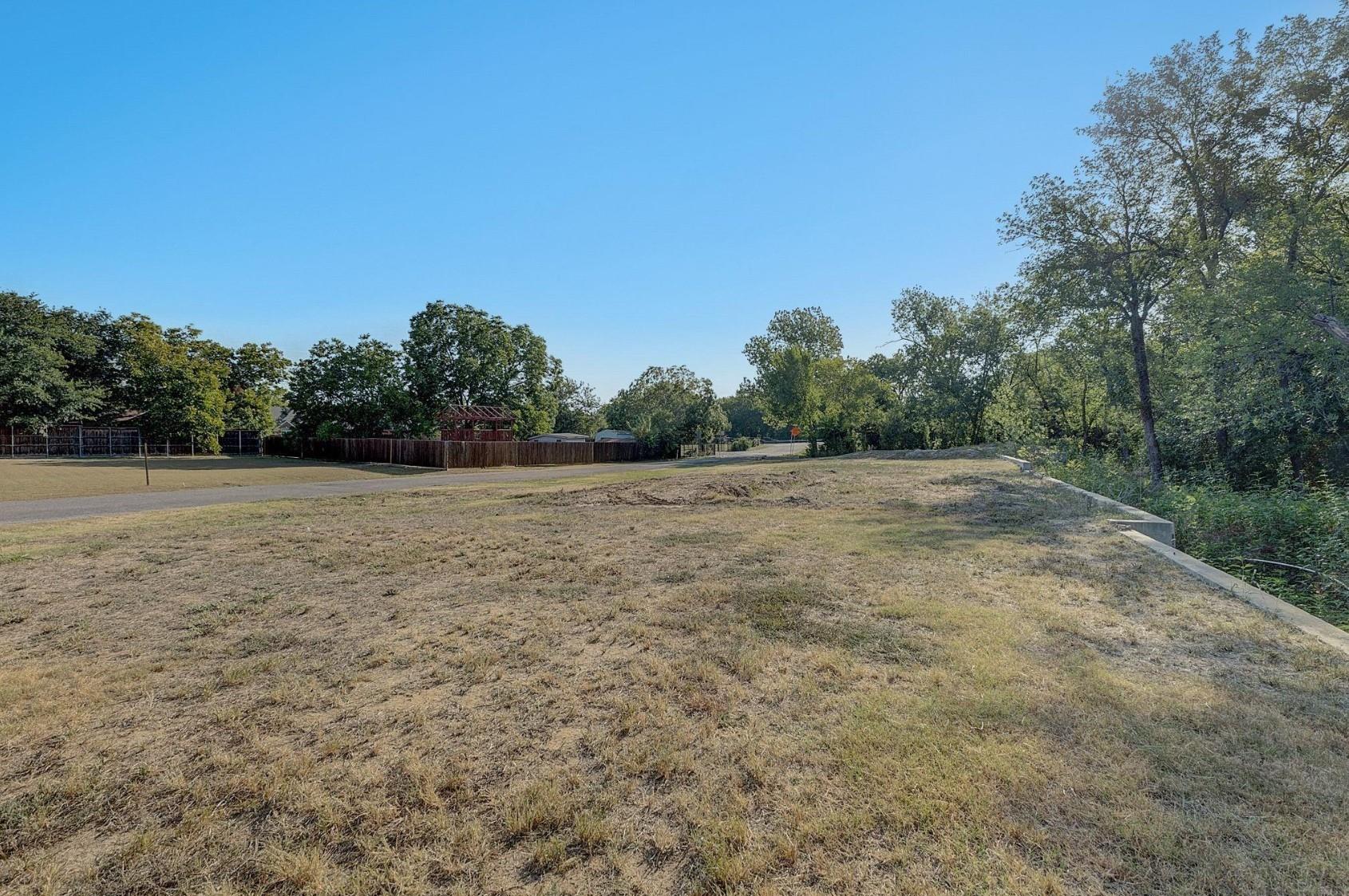 main property photo 20