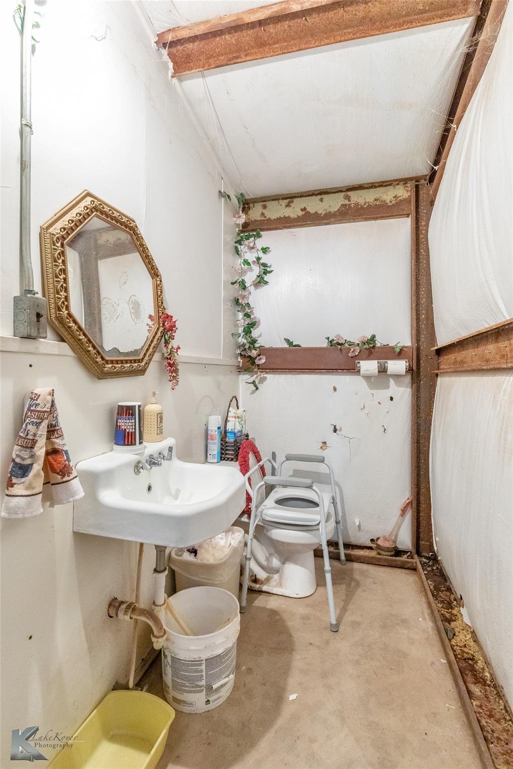 main property photo 8