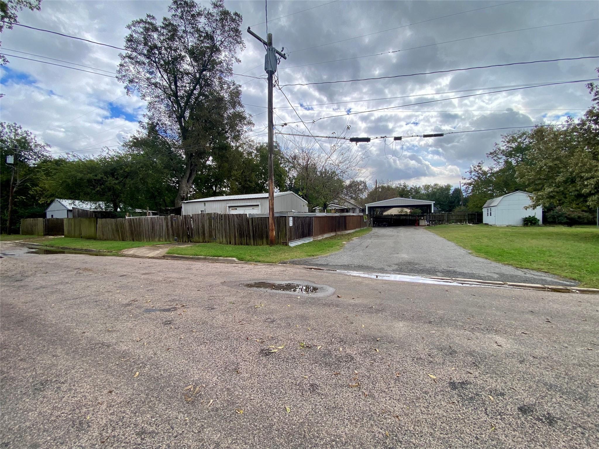 main property photo 17