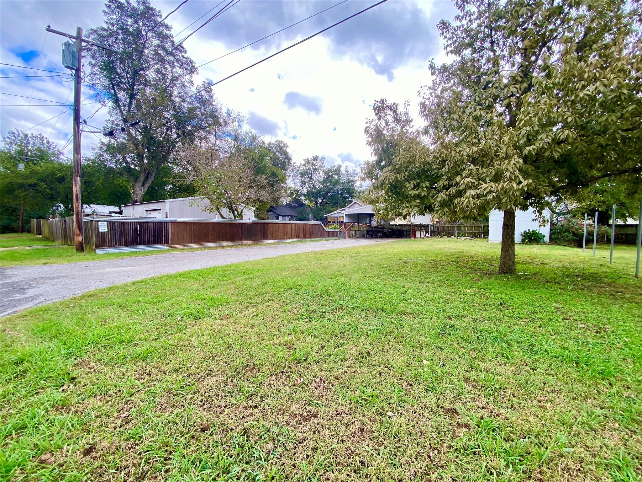 main property photo 18
