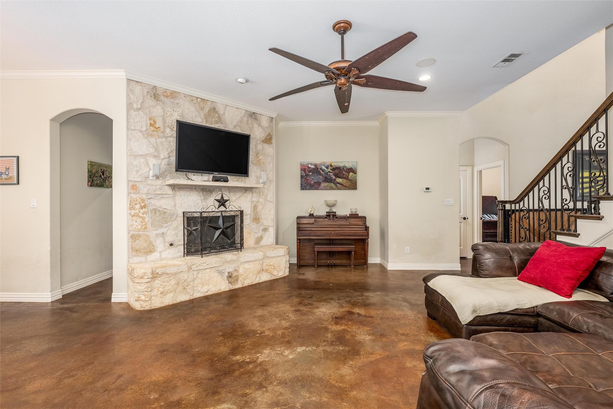 main property photo 8