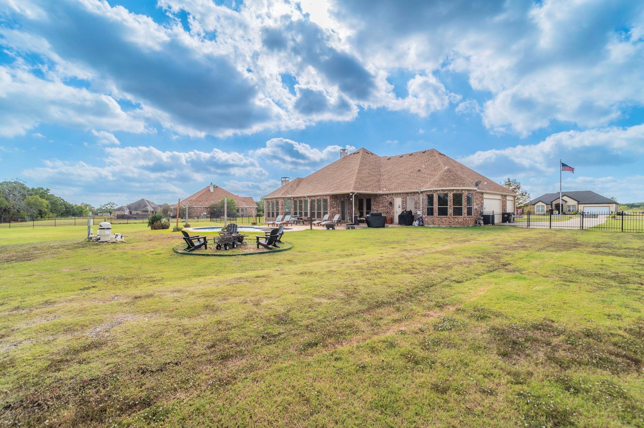 main property photo 35