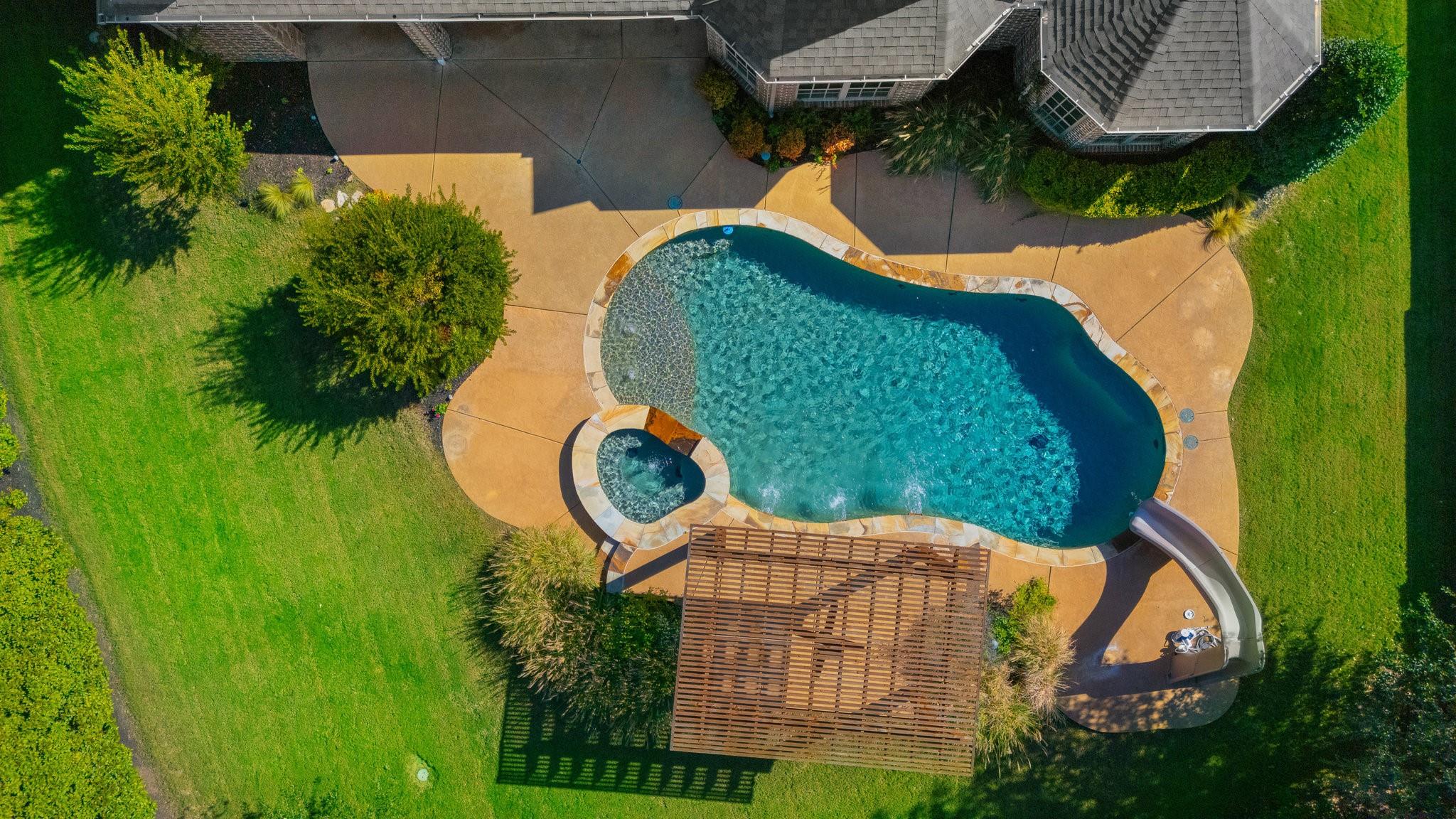 main property photo 3