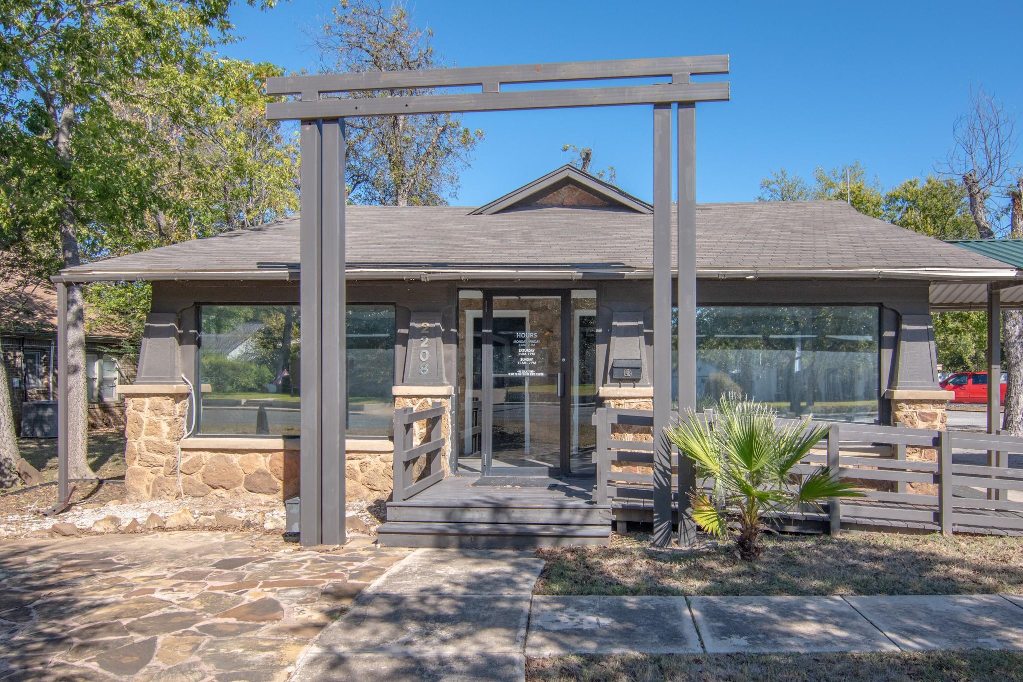 main property photo 3