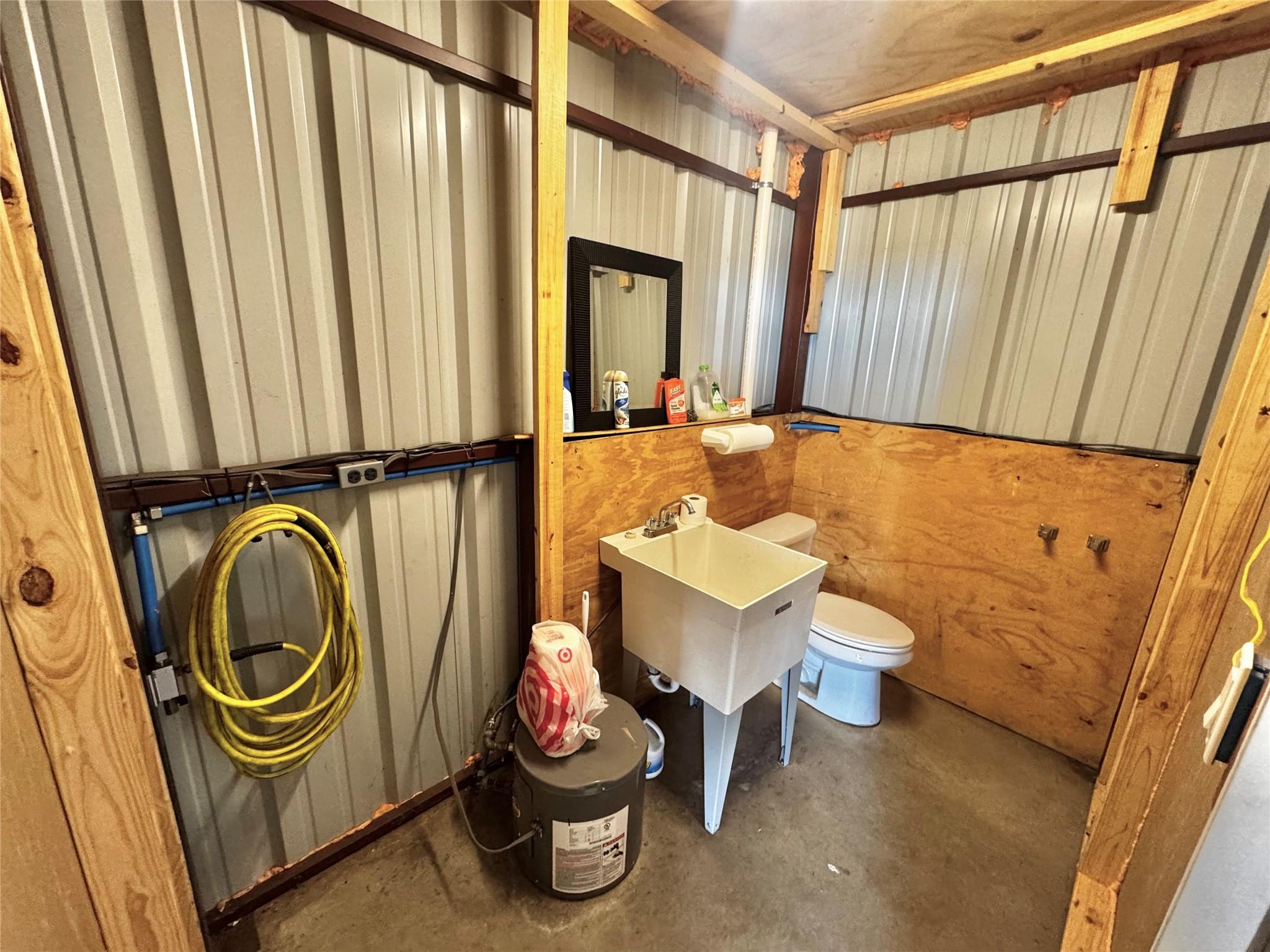main property photo 14