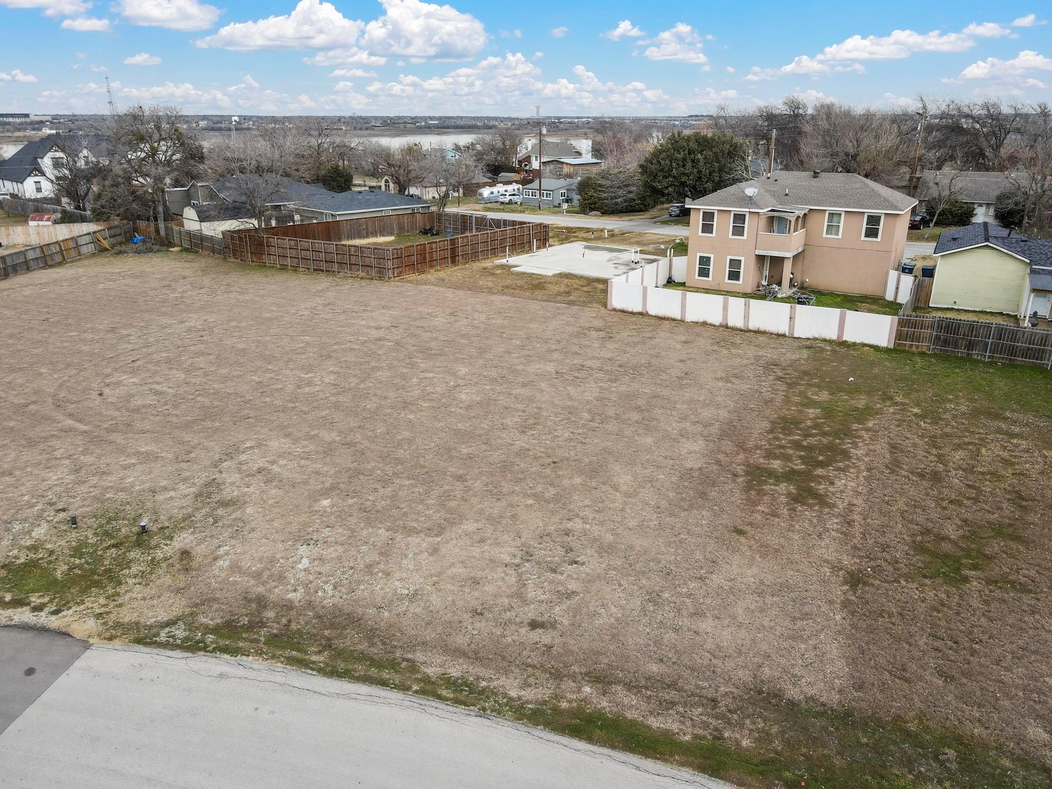 main property photo 13