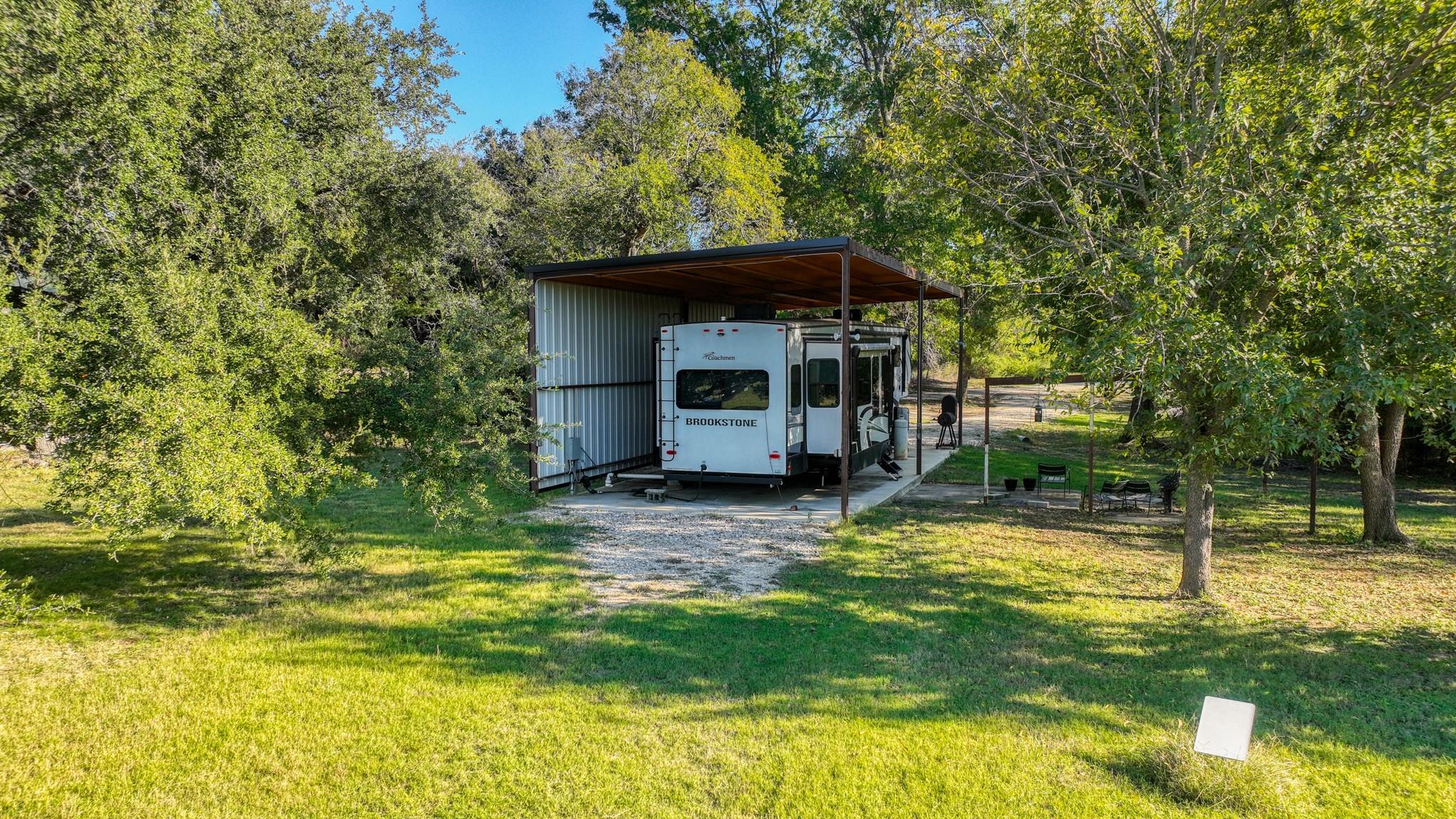 main property photo 6