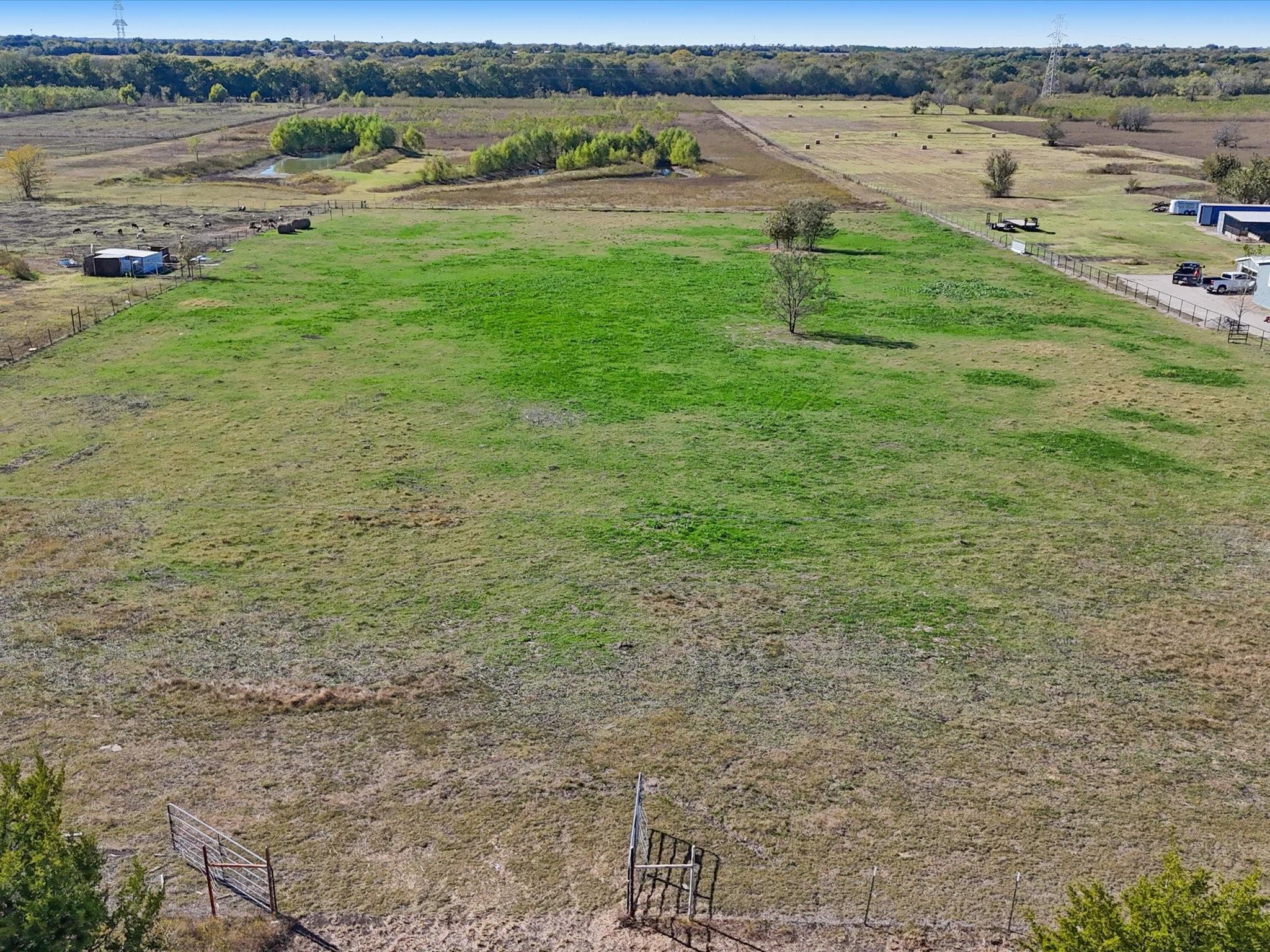 main property photo 11