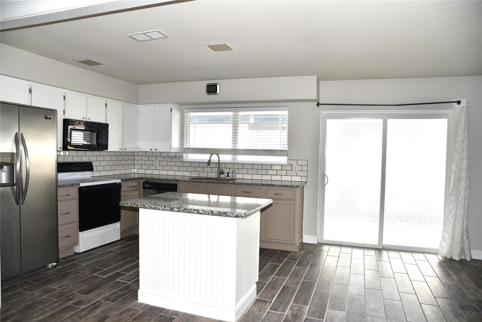 property viewer photo 5
