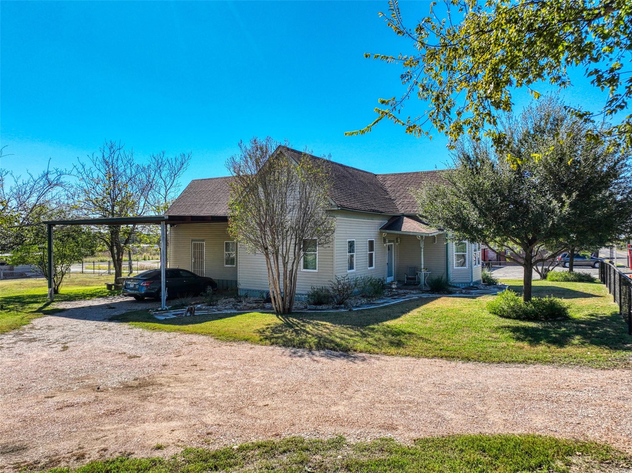 main property photo 31