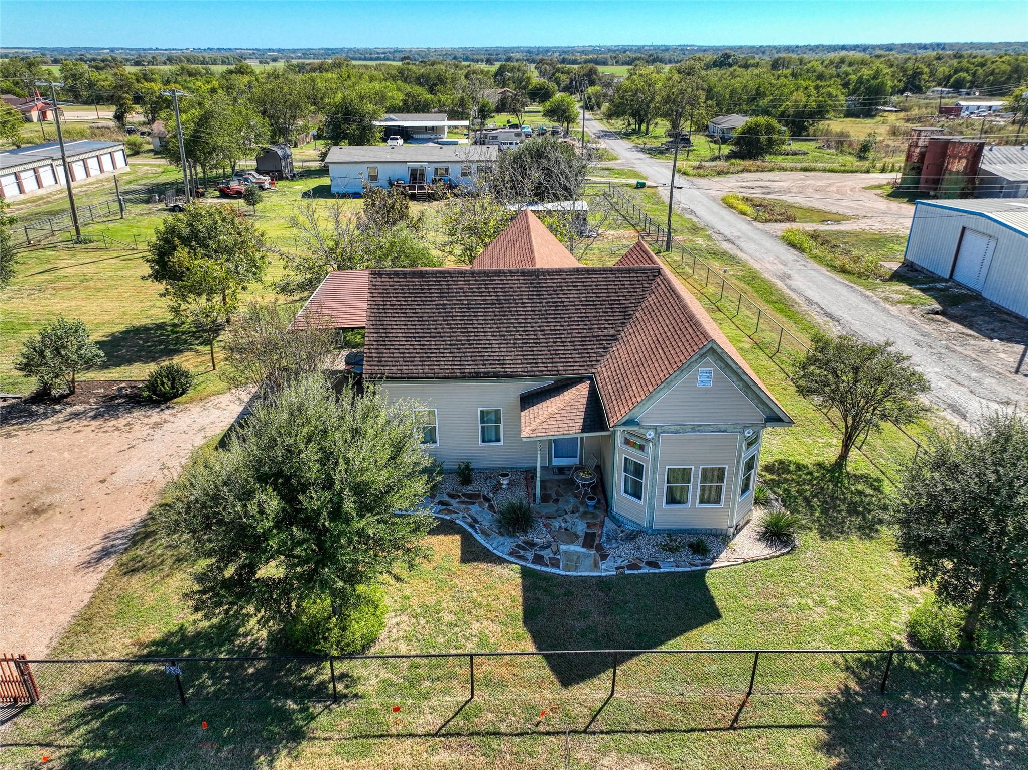 main property photo 33