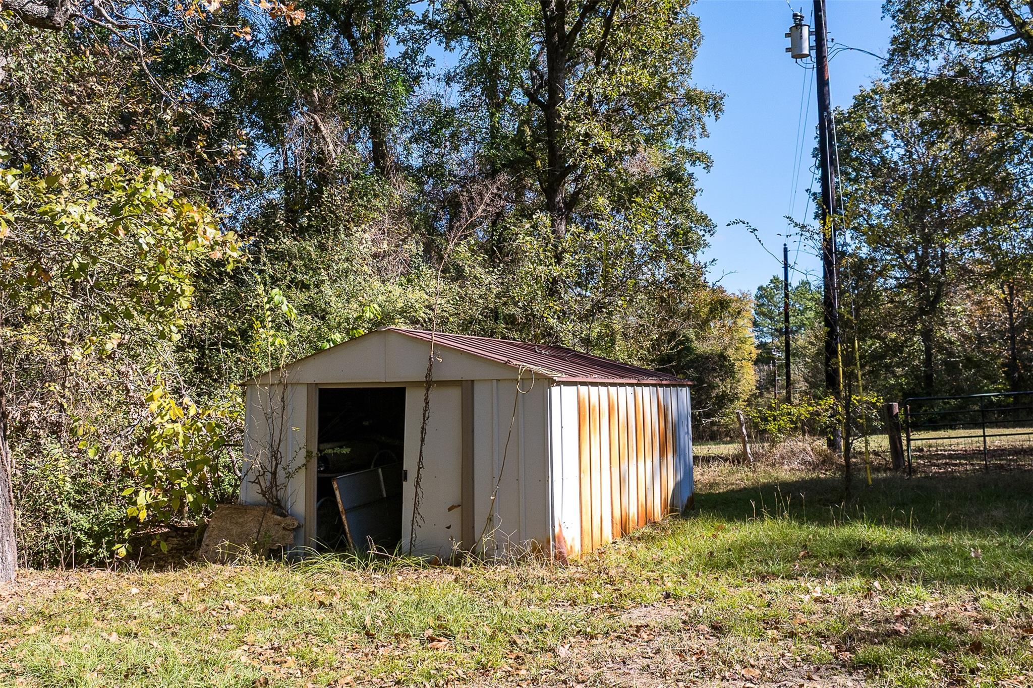 main property photo 6