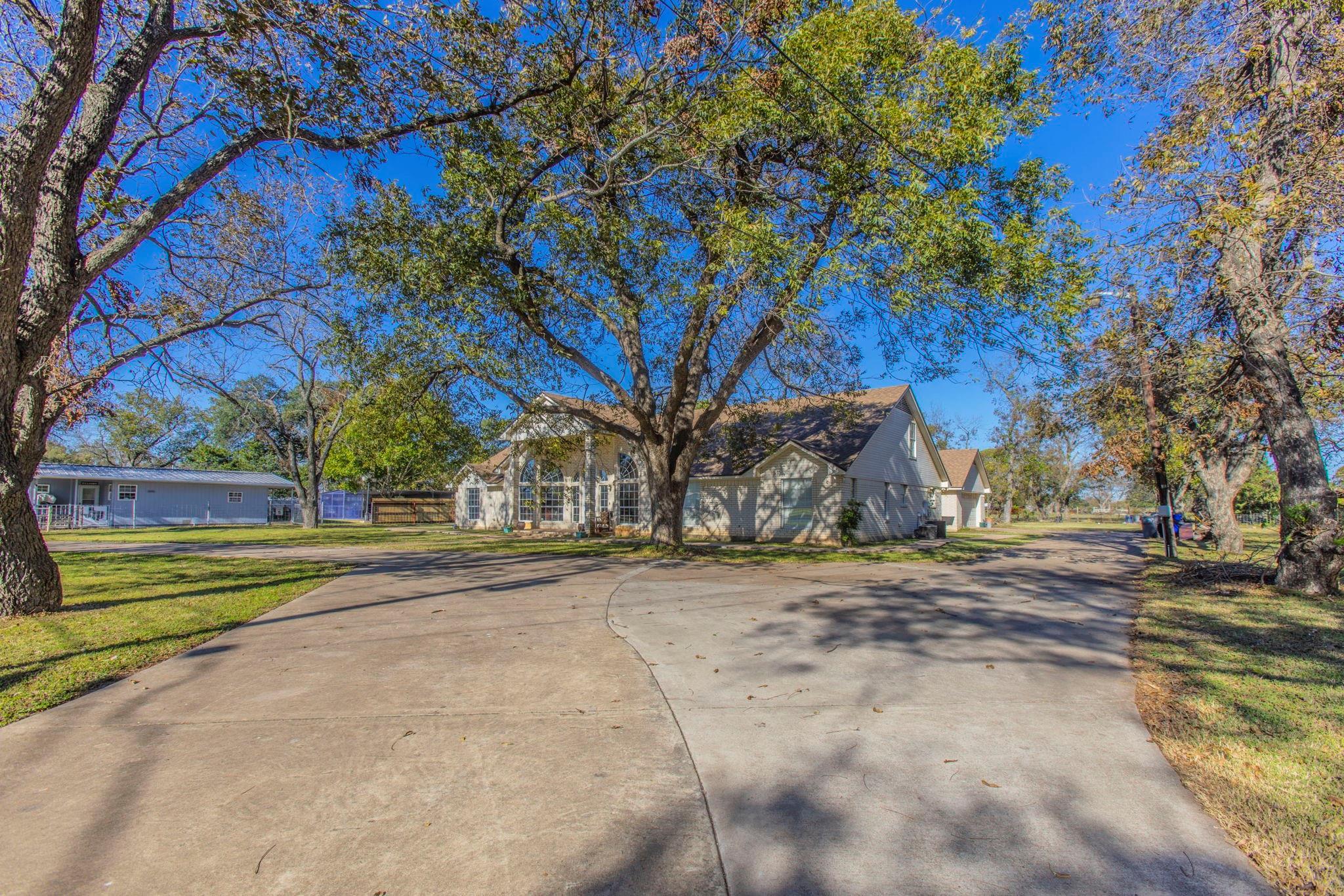 main property photo 4