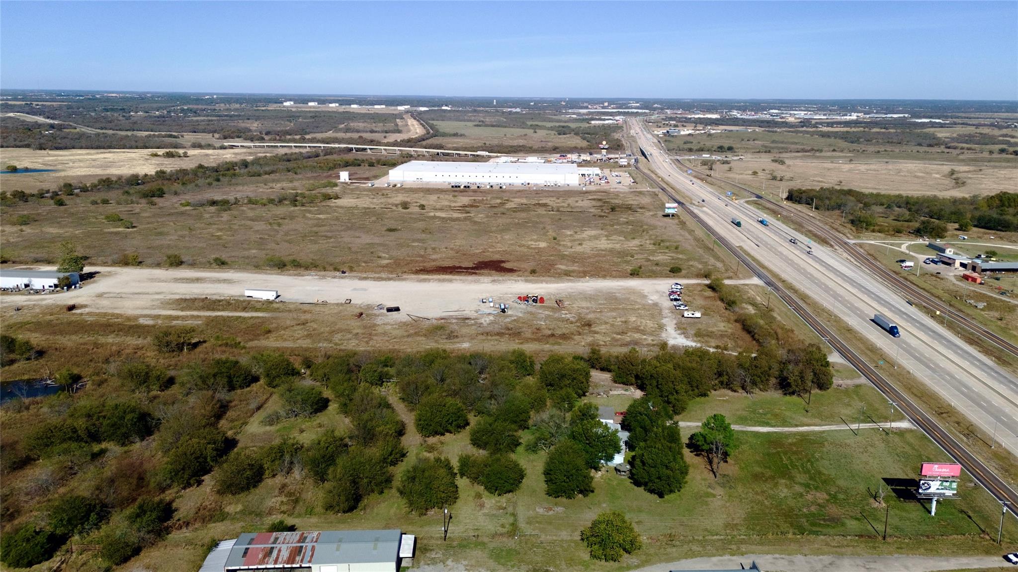 main property photo 8
