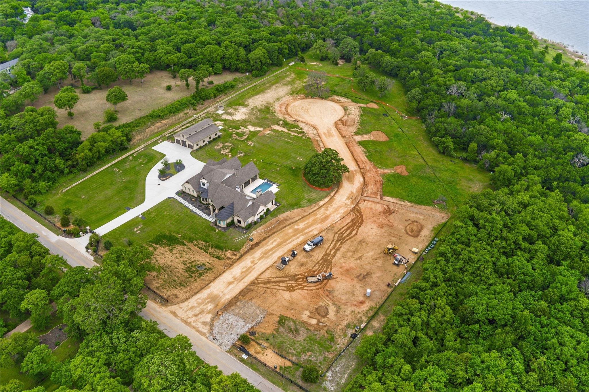 main property photo 10