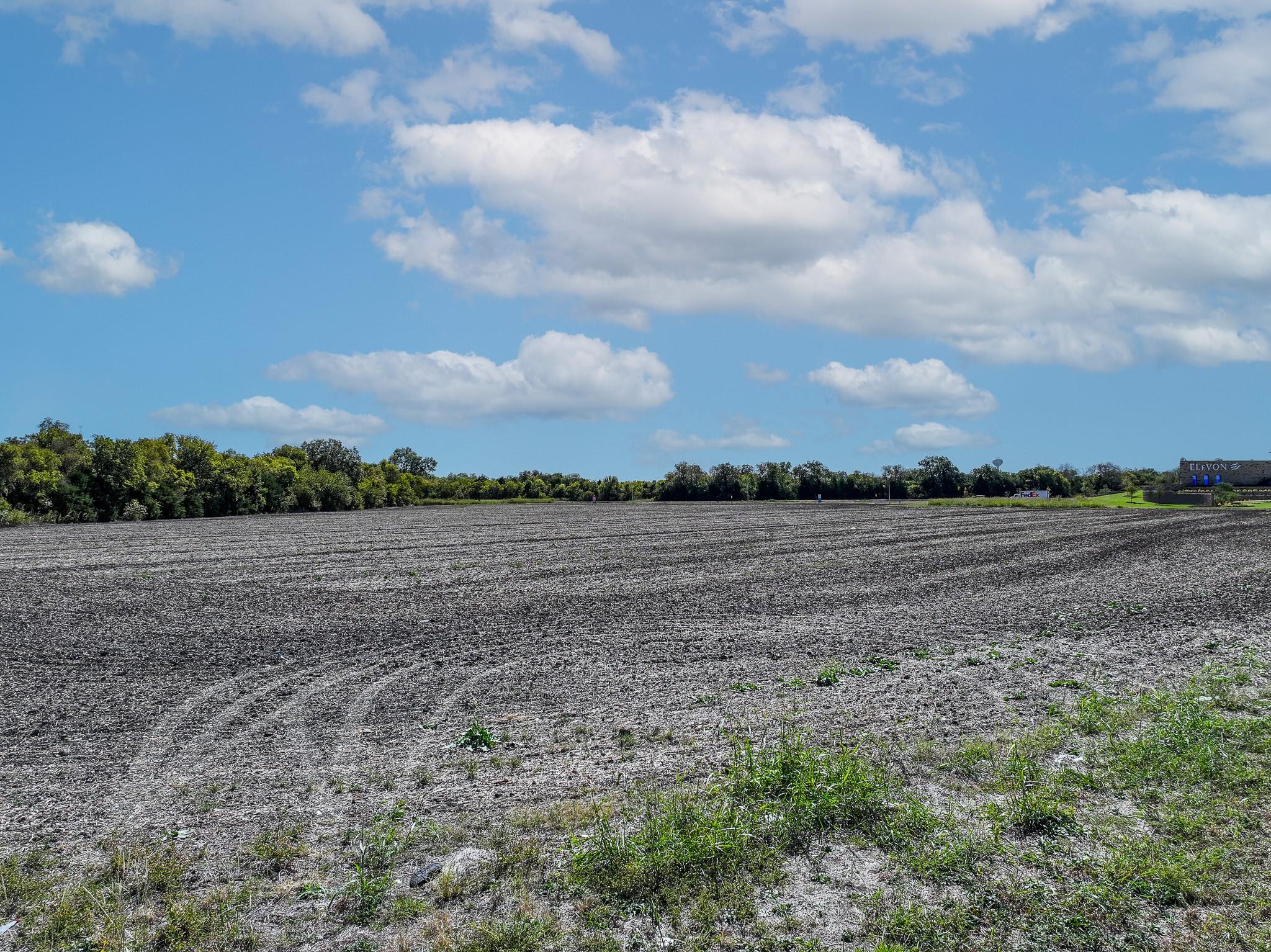 main property photo 12