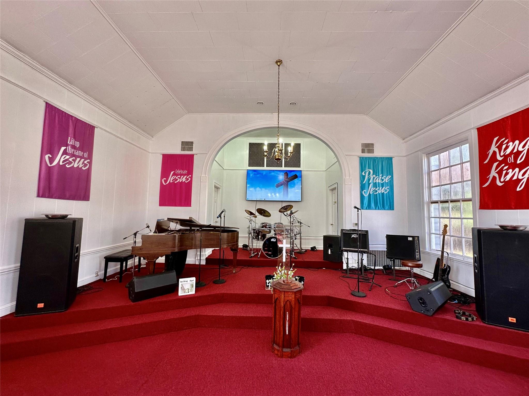 main property photo 10