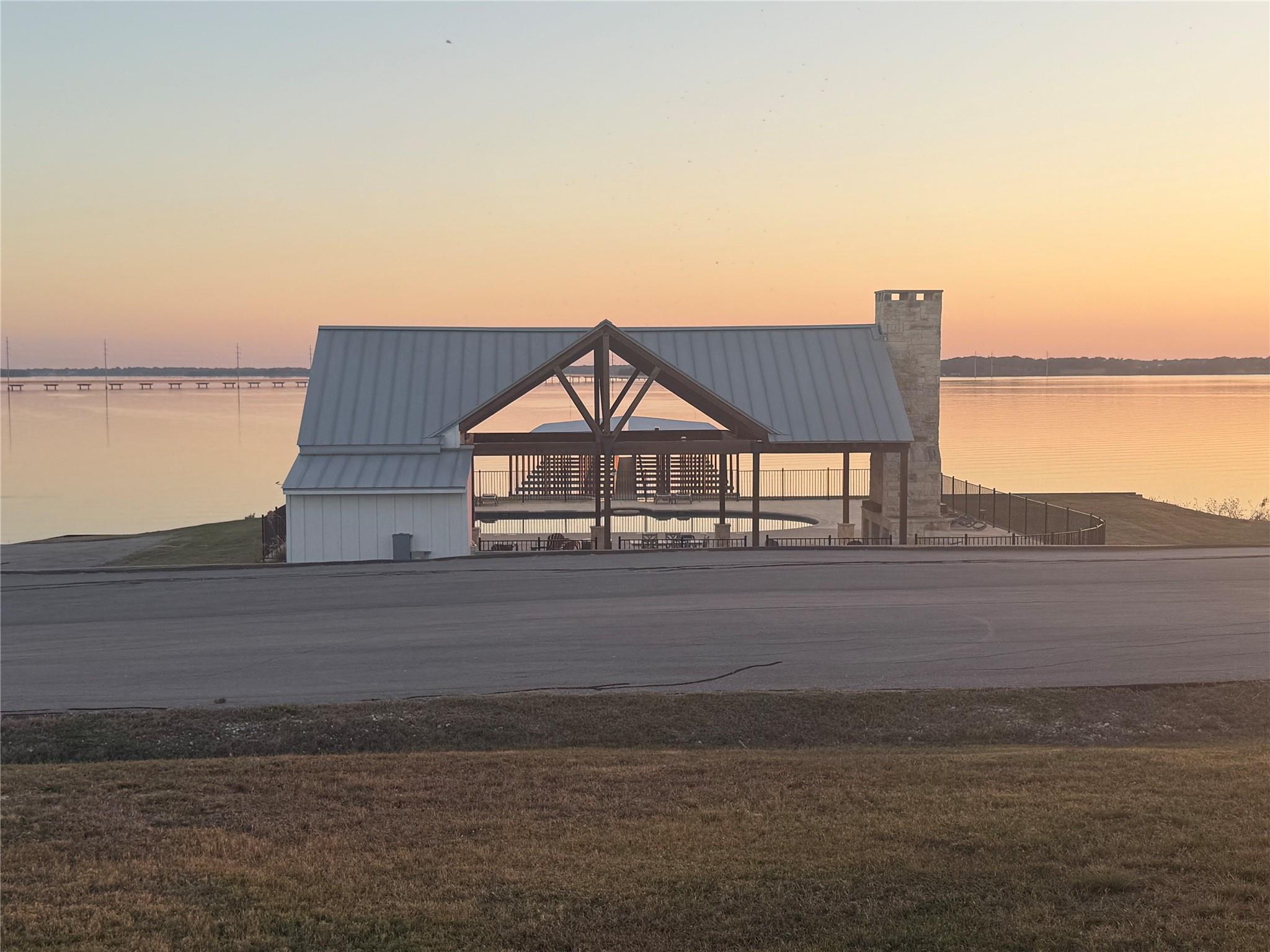 main property photo 15