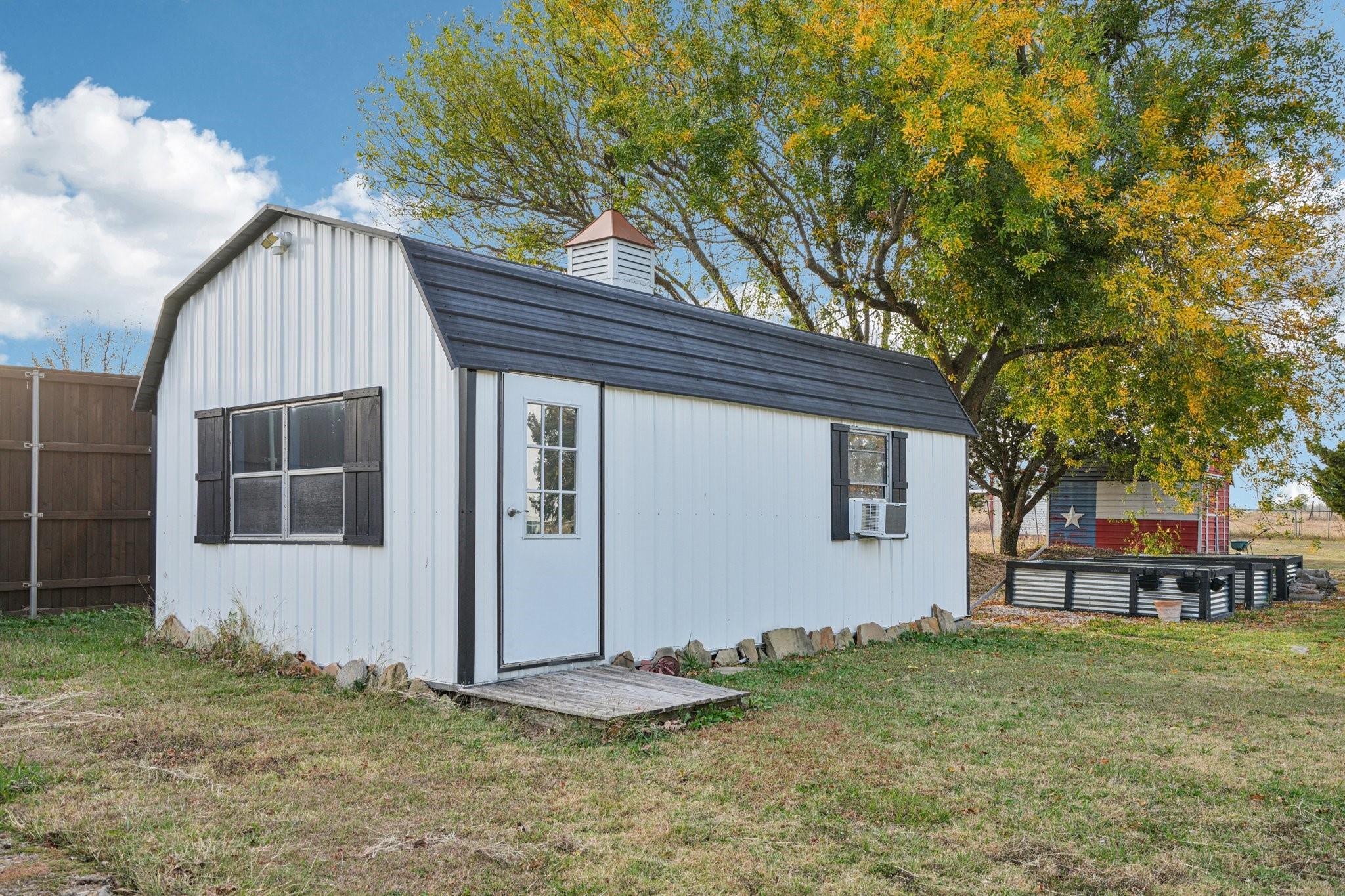 main property photo 31