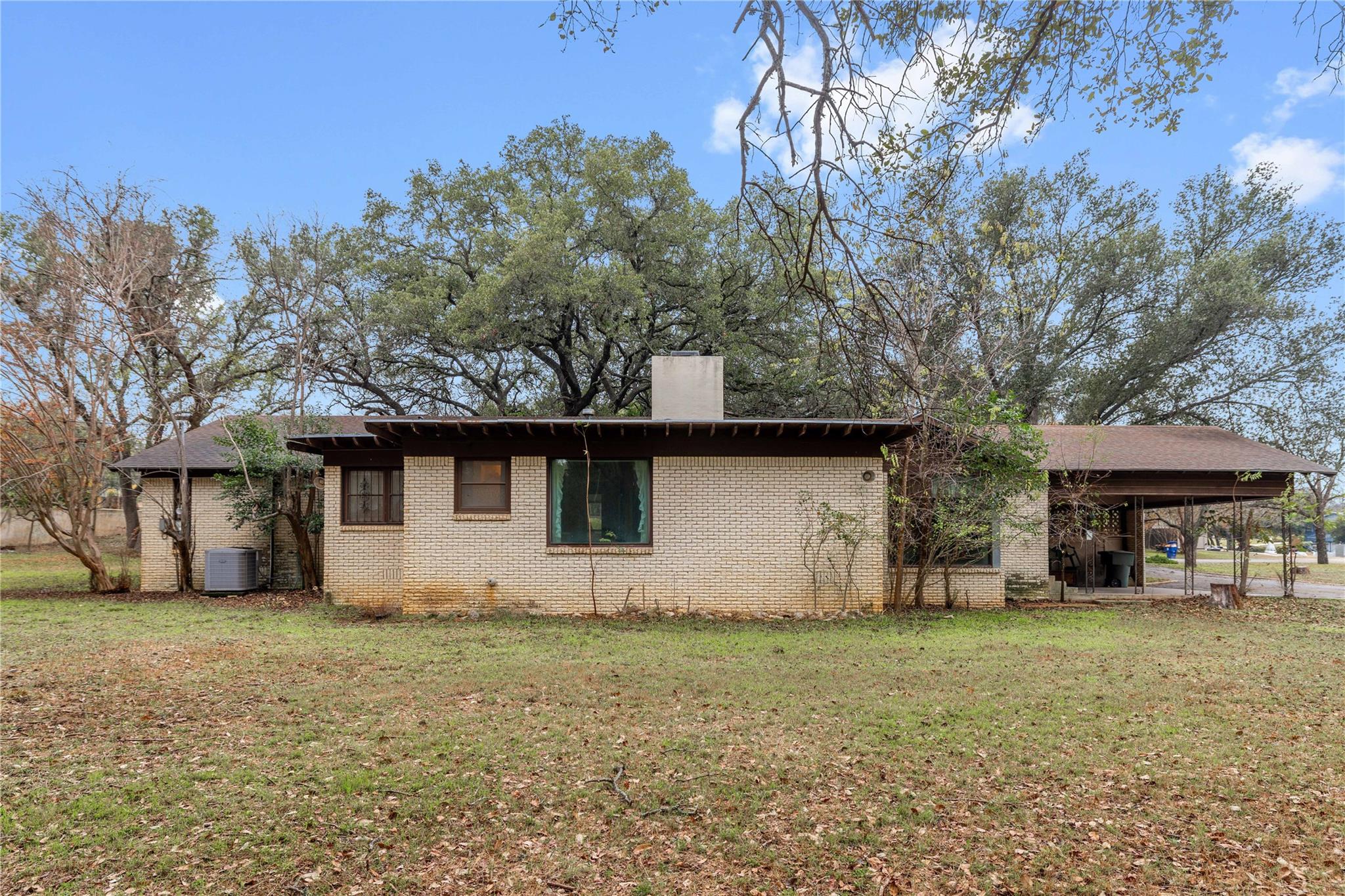 main property photo 28