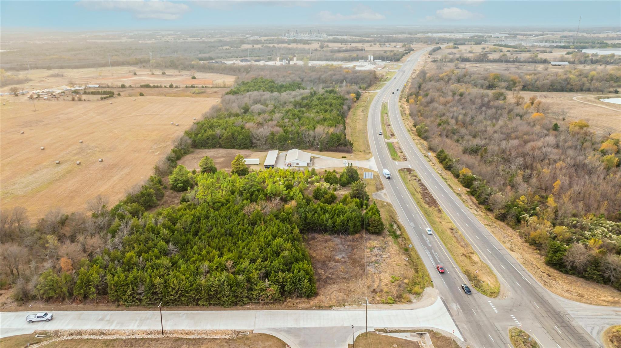 main property photo 15