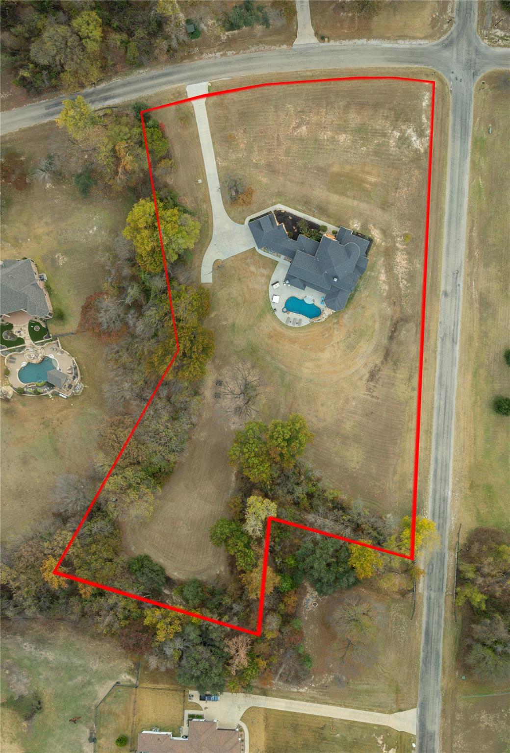 main property photo 37