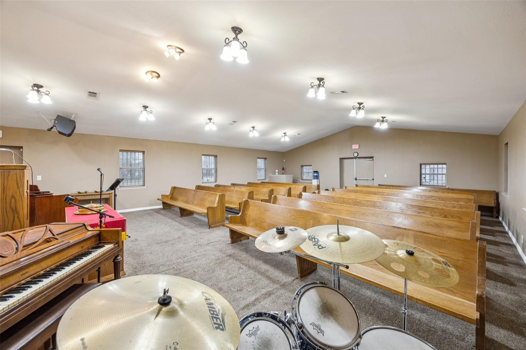 main property photo 10