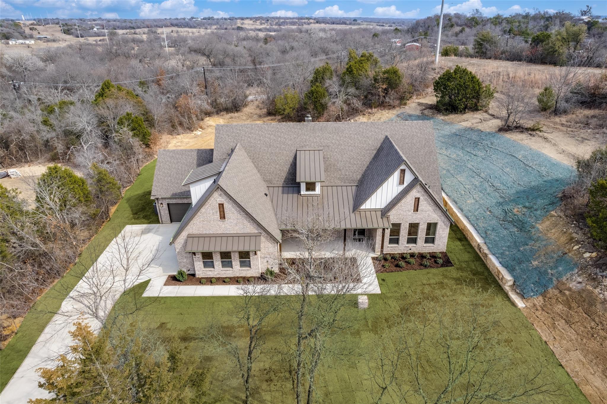 main property photo 32