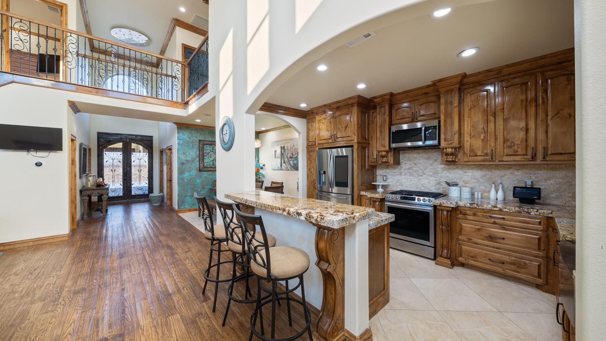 main property photo 7