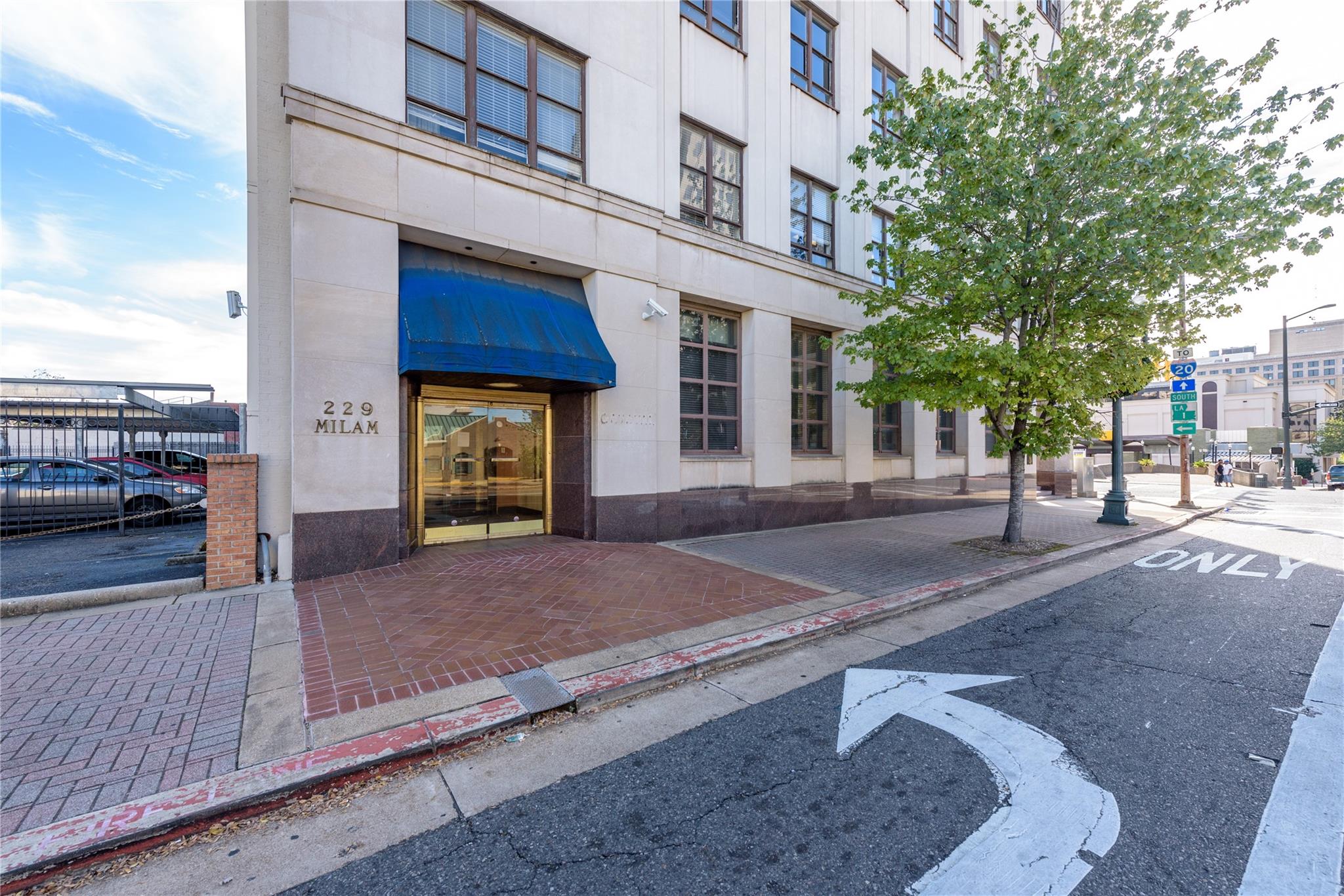 main property photo 22