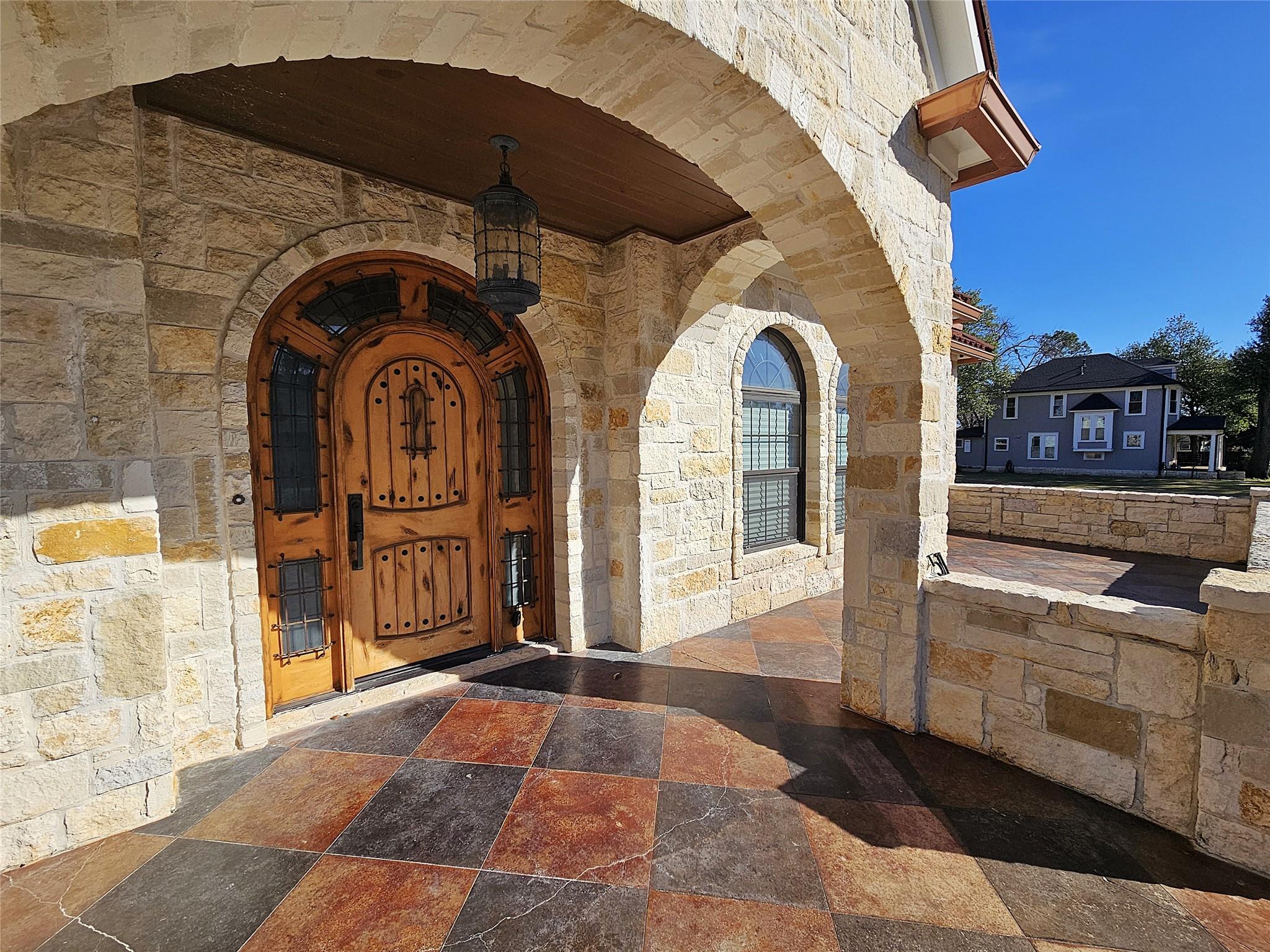 main property photo 8