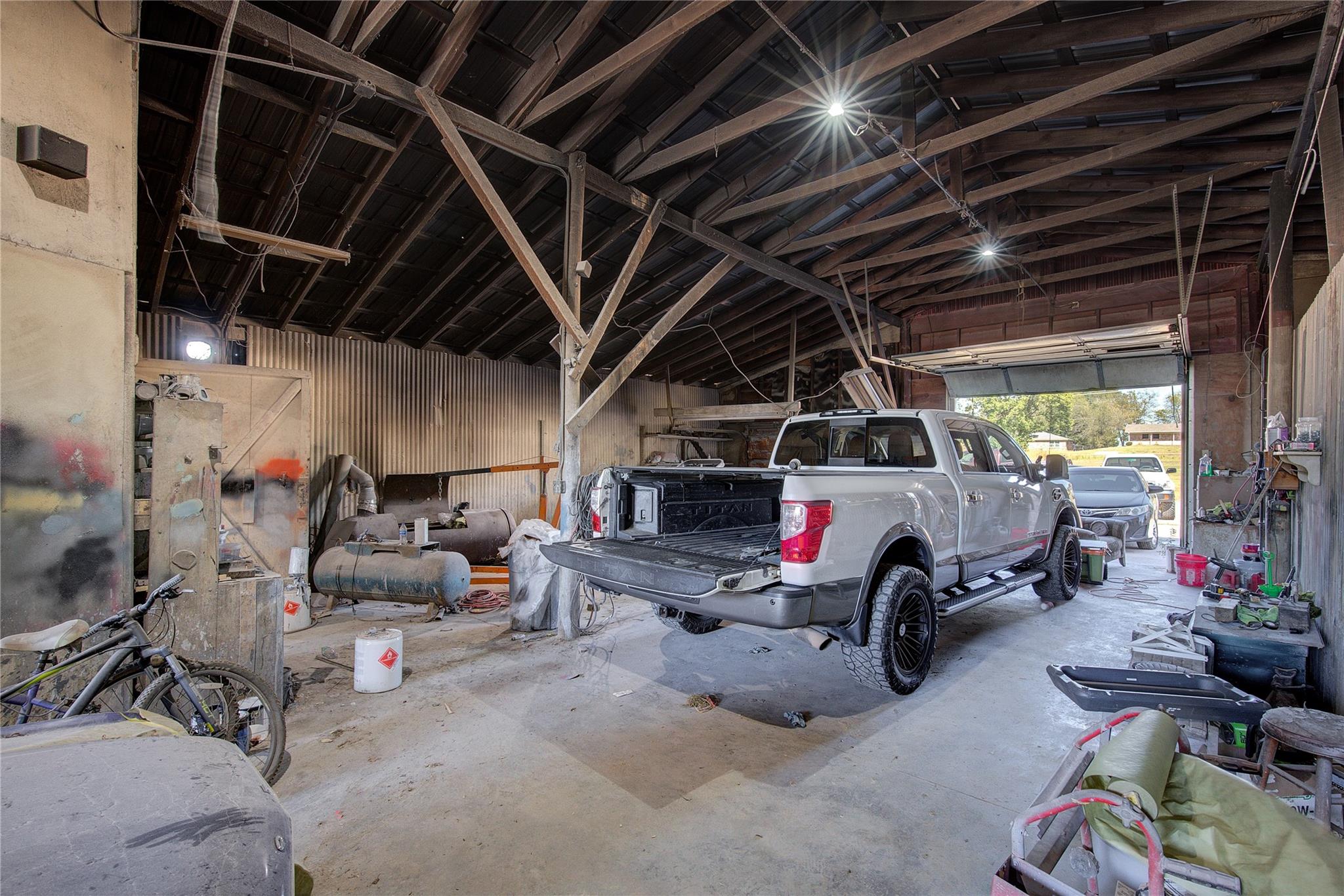 main property photo 13
