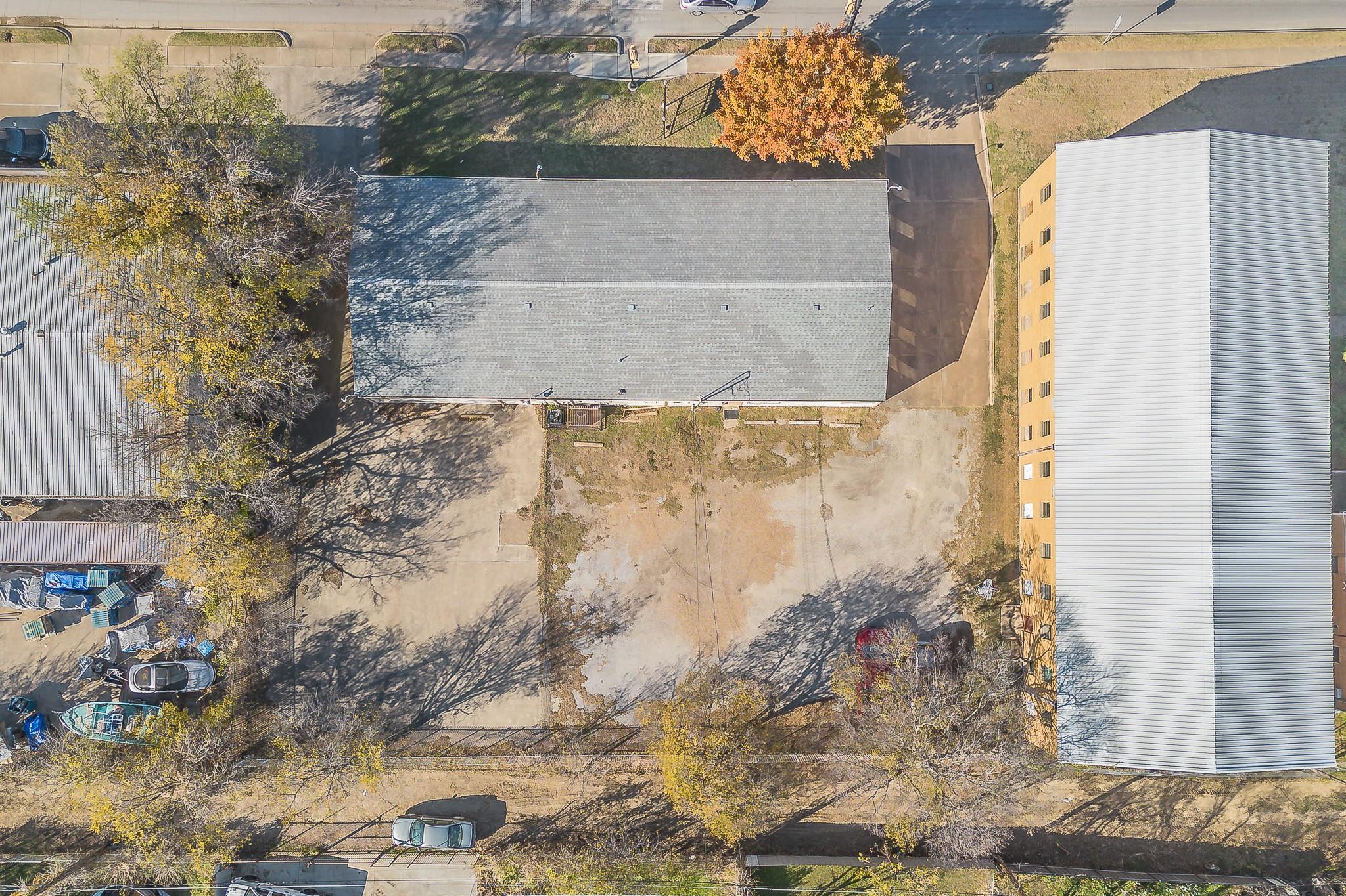 main property photo 37