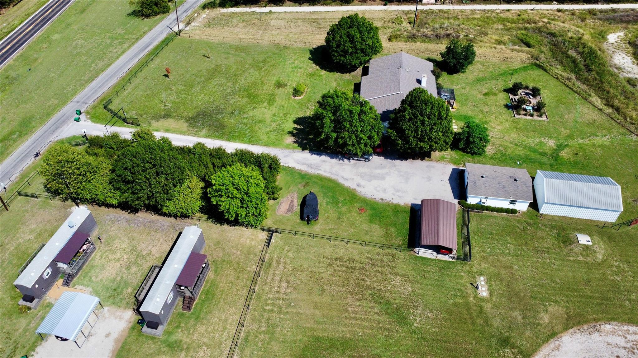 main property photo 28