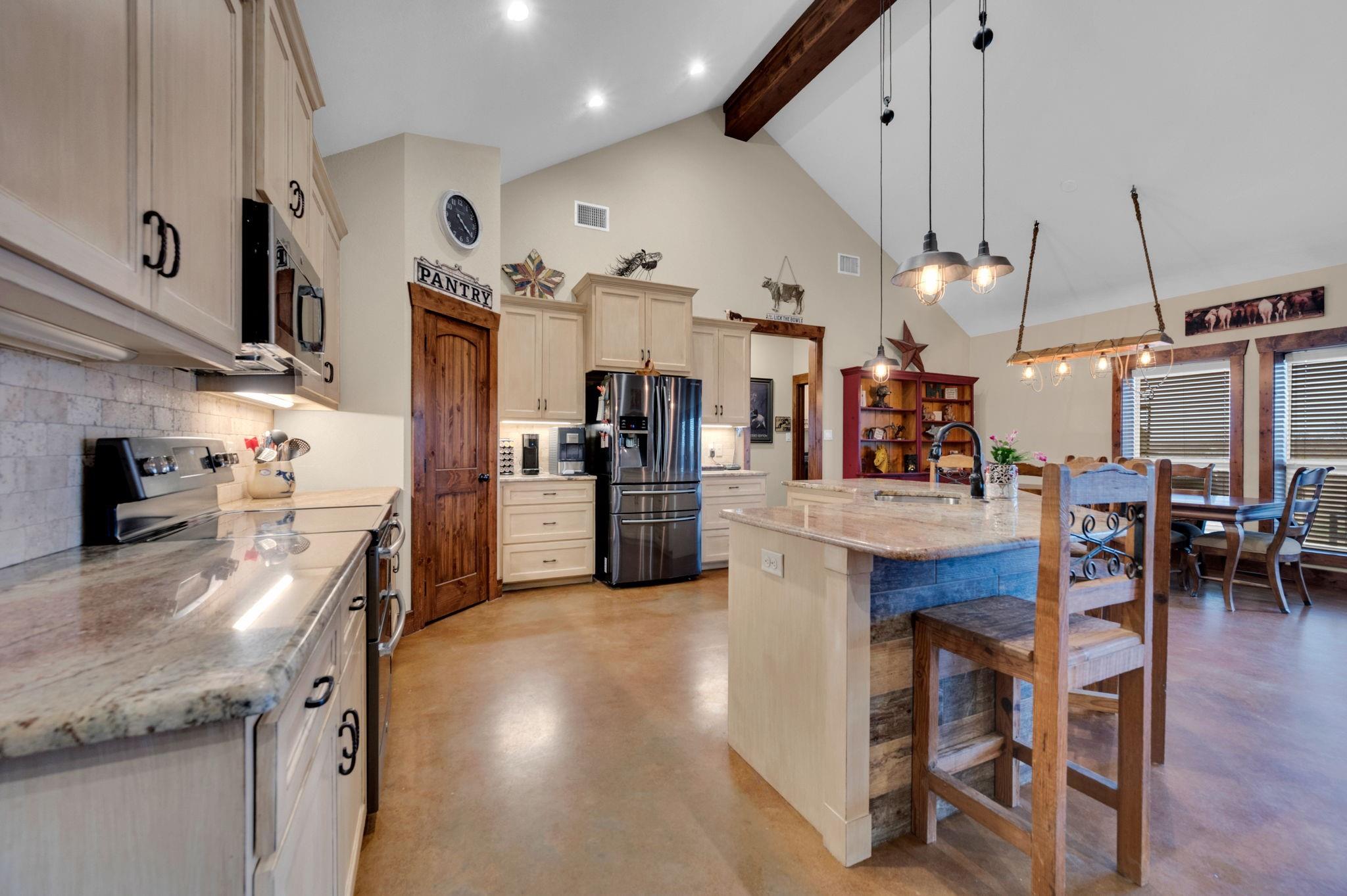 main property photo 12