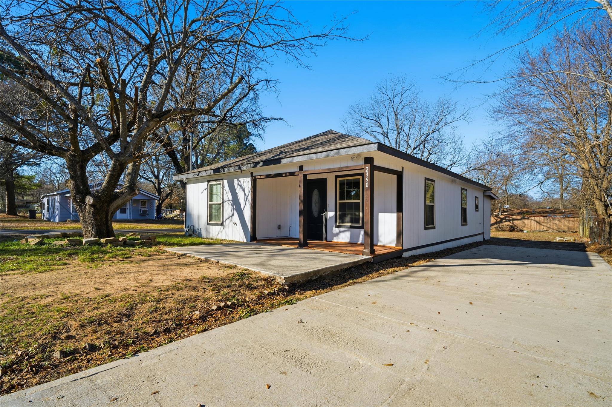 main property photo 16